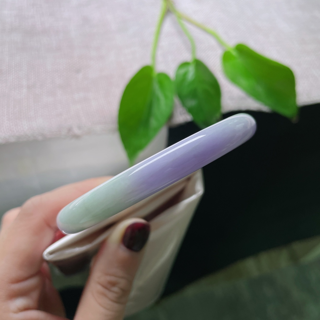 58.3/9紫罗兰圆条，细润，色艳，是银河掉进玉里，溅起了紫雾。有纹，ss50516a