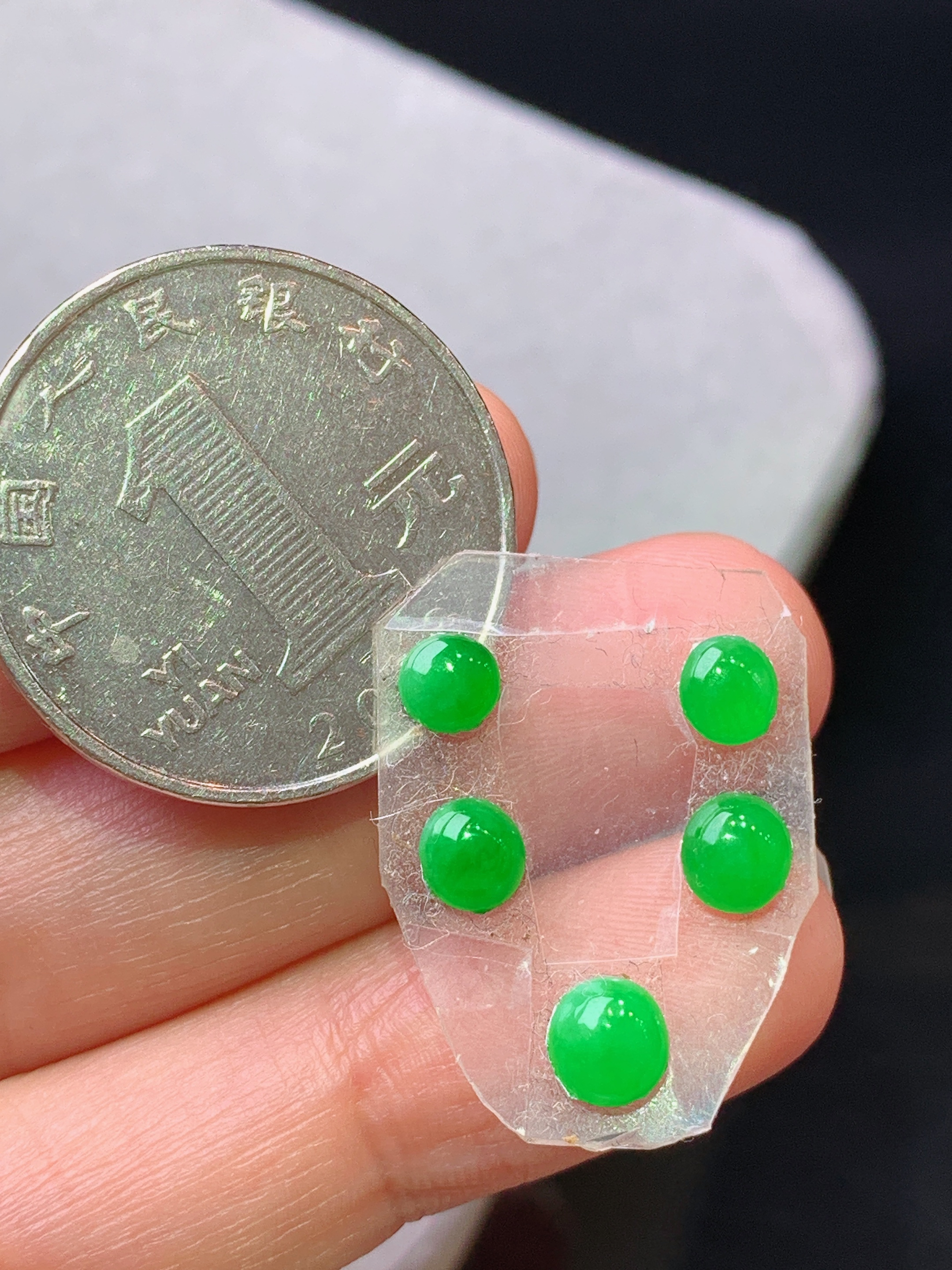 镶嵌款 满绿蛋面一手 玉质细腻 色泽艳丽清新 水润亮眼 整体尺寸5.5*3j3
