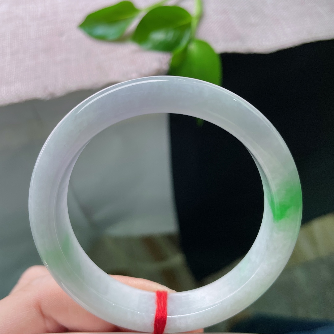 53.8/12.4/7.9，春彩正圈，飘阳绿，翠色娇艳欲滴，种老，细润，皮纹，ss49897a