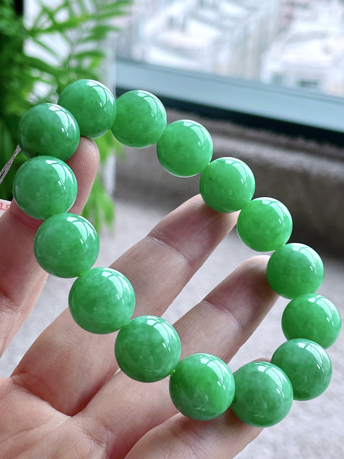 【珠子】冰阳绿手串圆珠珠子手串
【说明】缅料 性价比高  
【尺寸】13.6mm..