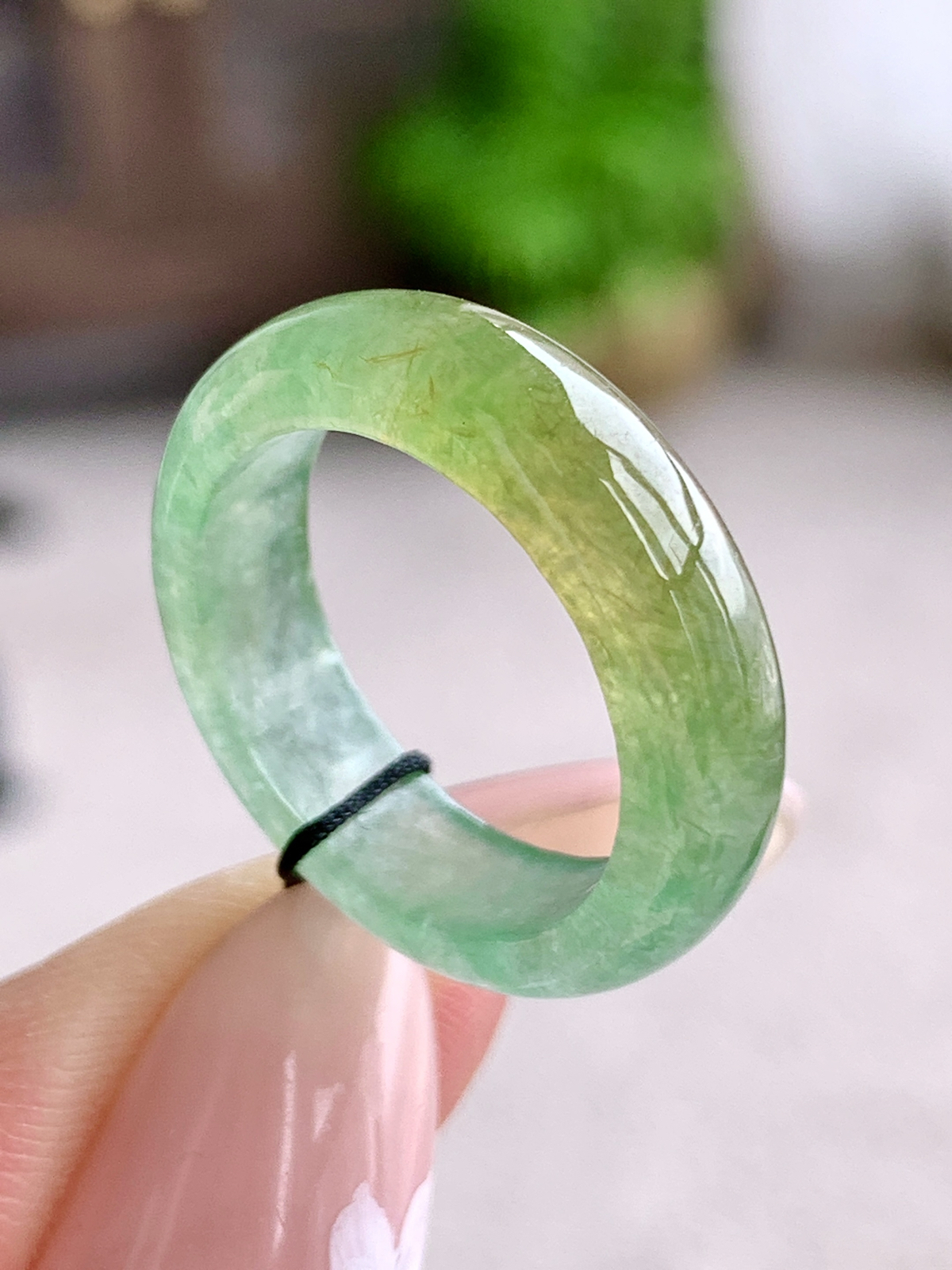 【裸石】🫧冰飘黄翡戒圈指环 
【说明】缅料 性价比高  
【尺寸】5.6-3.3
【圈口】14号..