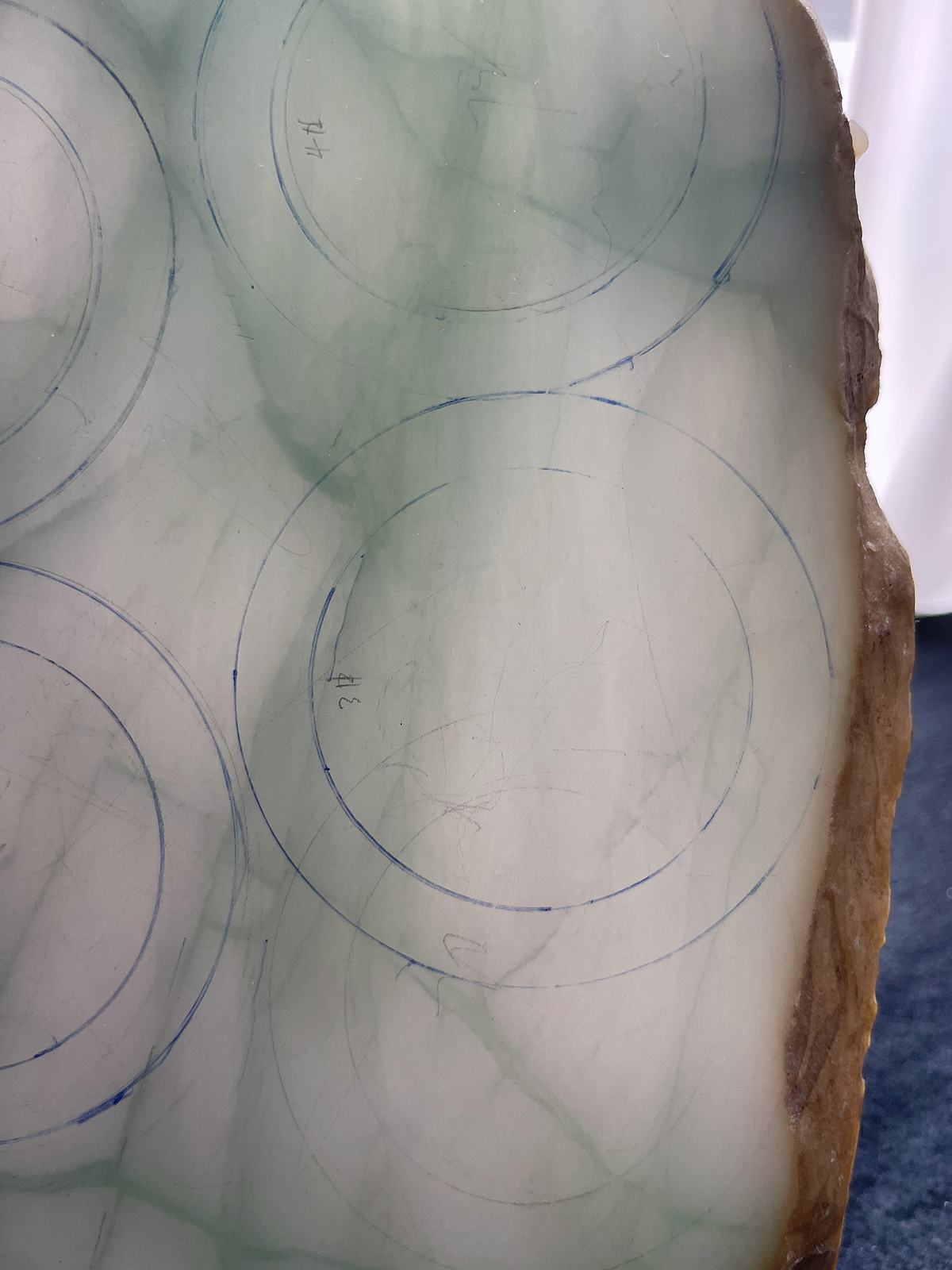 翡翠板料，⭕️正圈最大做57，圆条最大做53 ；有起货图