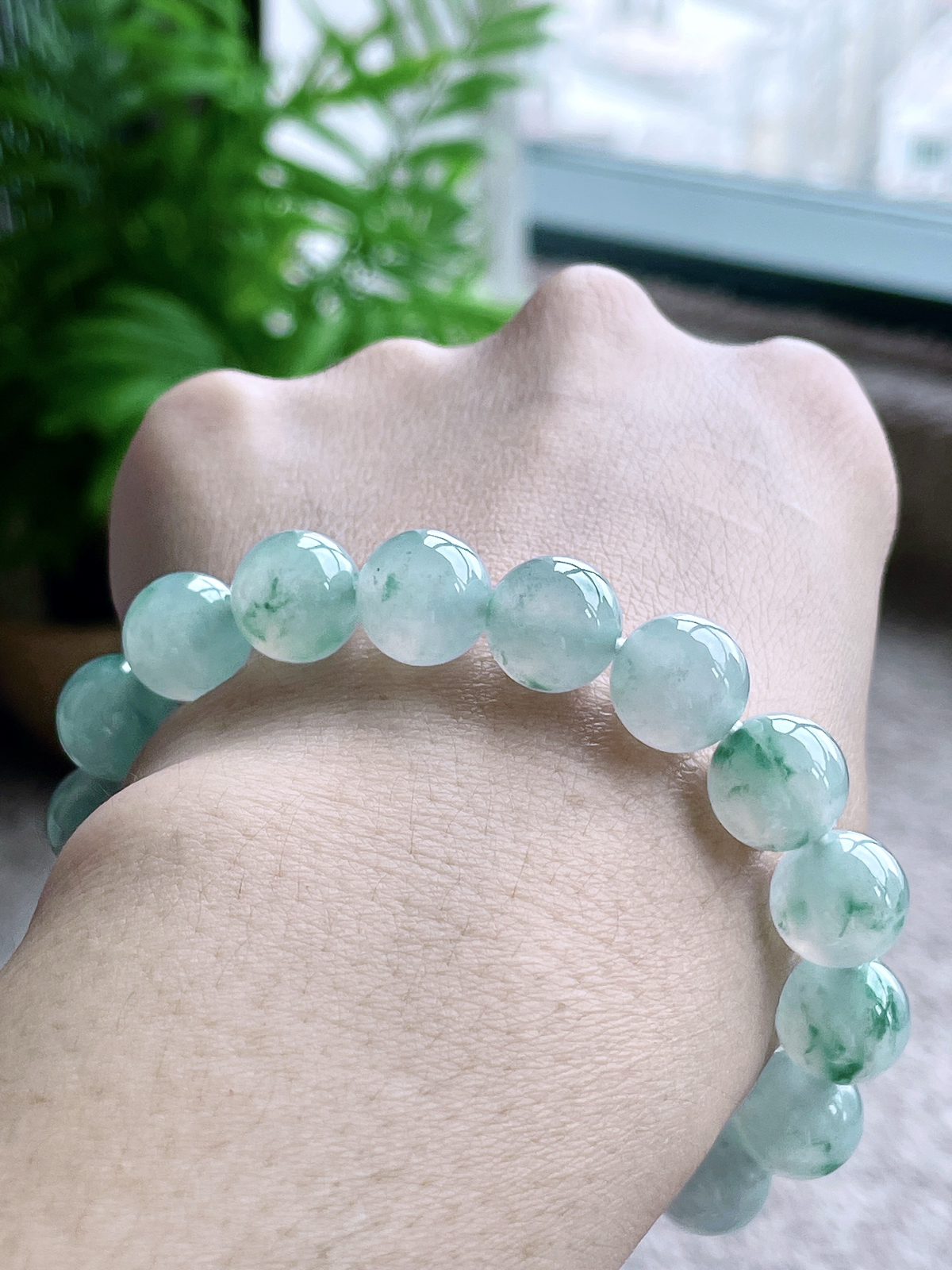 【珠子】冰飘花手串圆珠珠子手串
【说明】缅料 性价比高  
【尺寸】11.2mm..