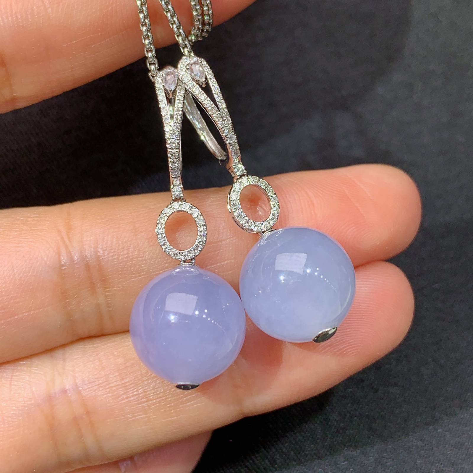 紫罗兰圆珠耳坠，18k金镶嵌，款式新颖，冰润鲜艳，种水足，Cj 直径12.3