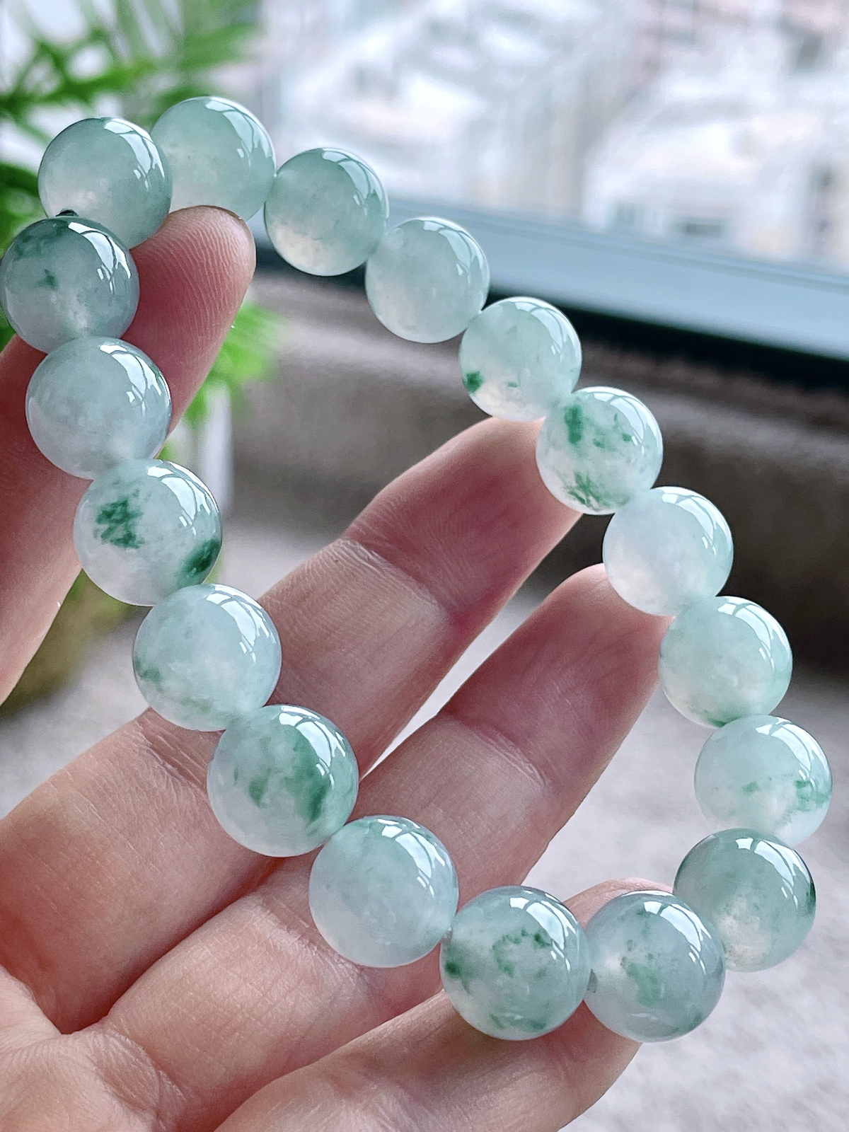 【珠子】冰飘花手串圆珠珠子手串
【说明】缅料 性价比高  
【尺寸】11.2mm..