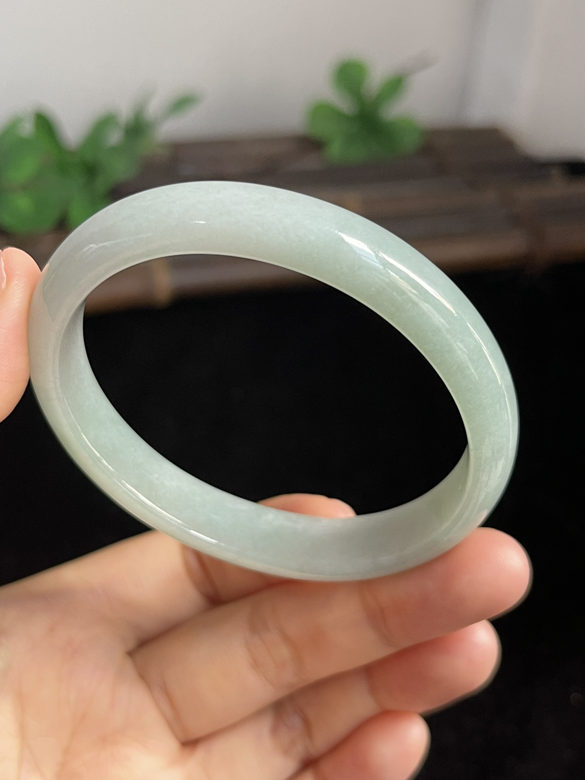 贵妃镯55圈口，翡翠手镯