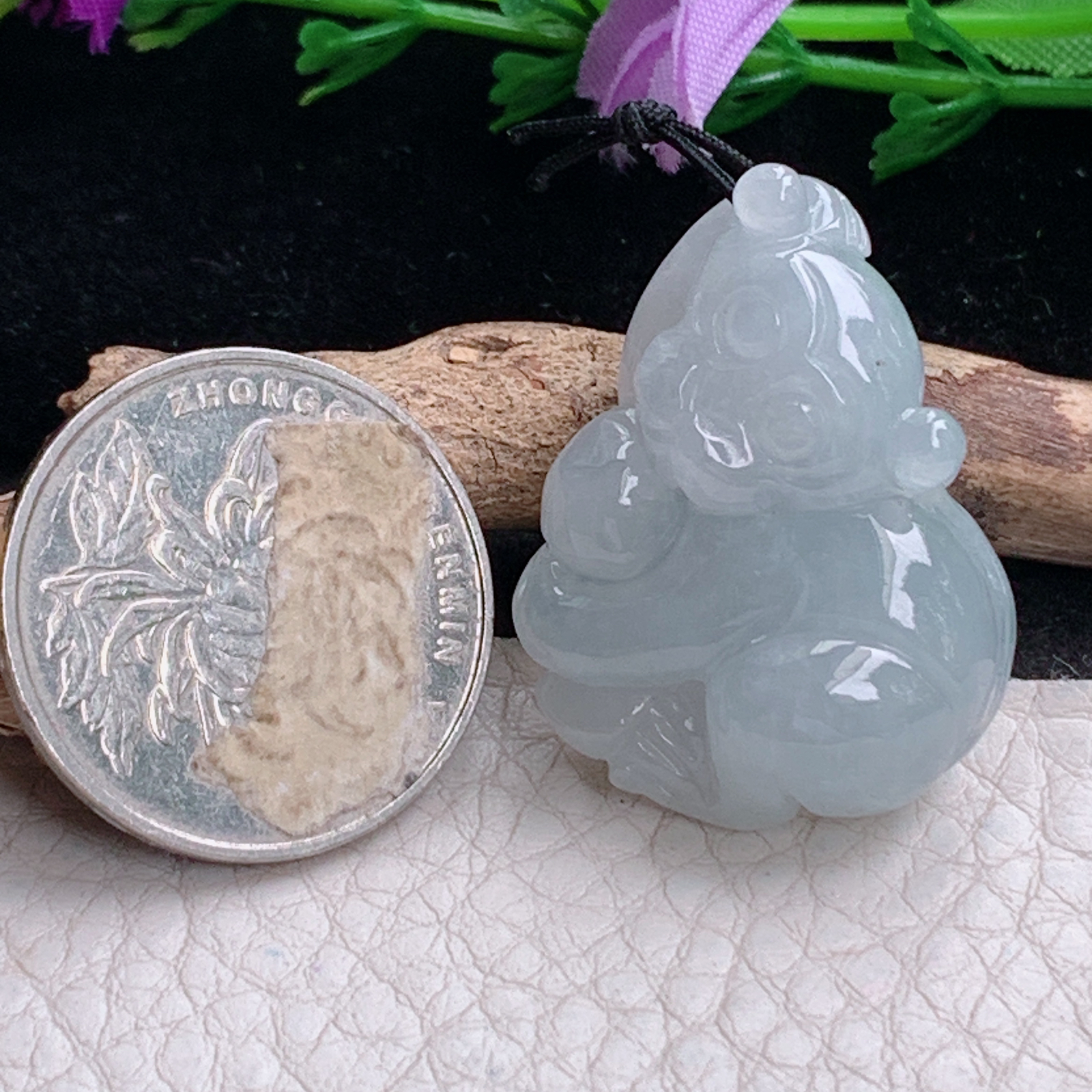 ajj实拍32*24.5*12.3天然缅甸翡翠精雕冰润立体灵猴抱寿桃 生肖猴玉吊坠 玉挂件