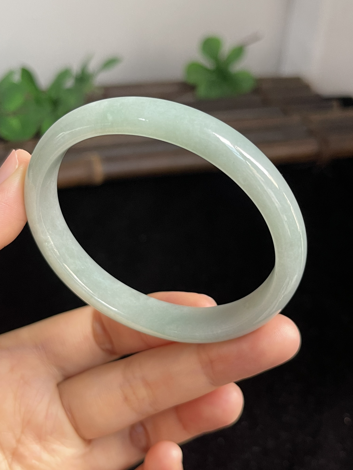 贵妃镯55圈口，翡翠手镯