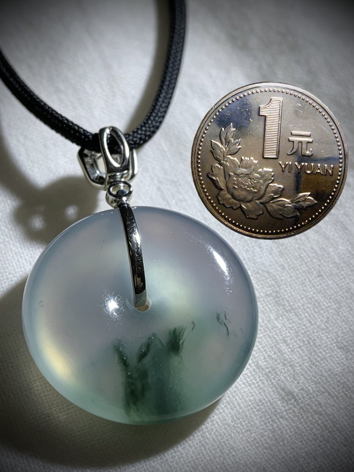 飘花平安扣子，
48.5-裸石34.5-7.5mm，20g，
18K金，南非钻，