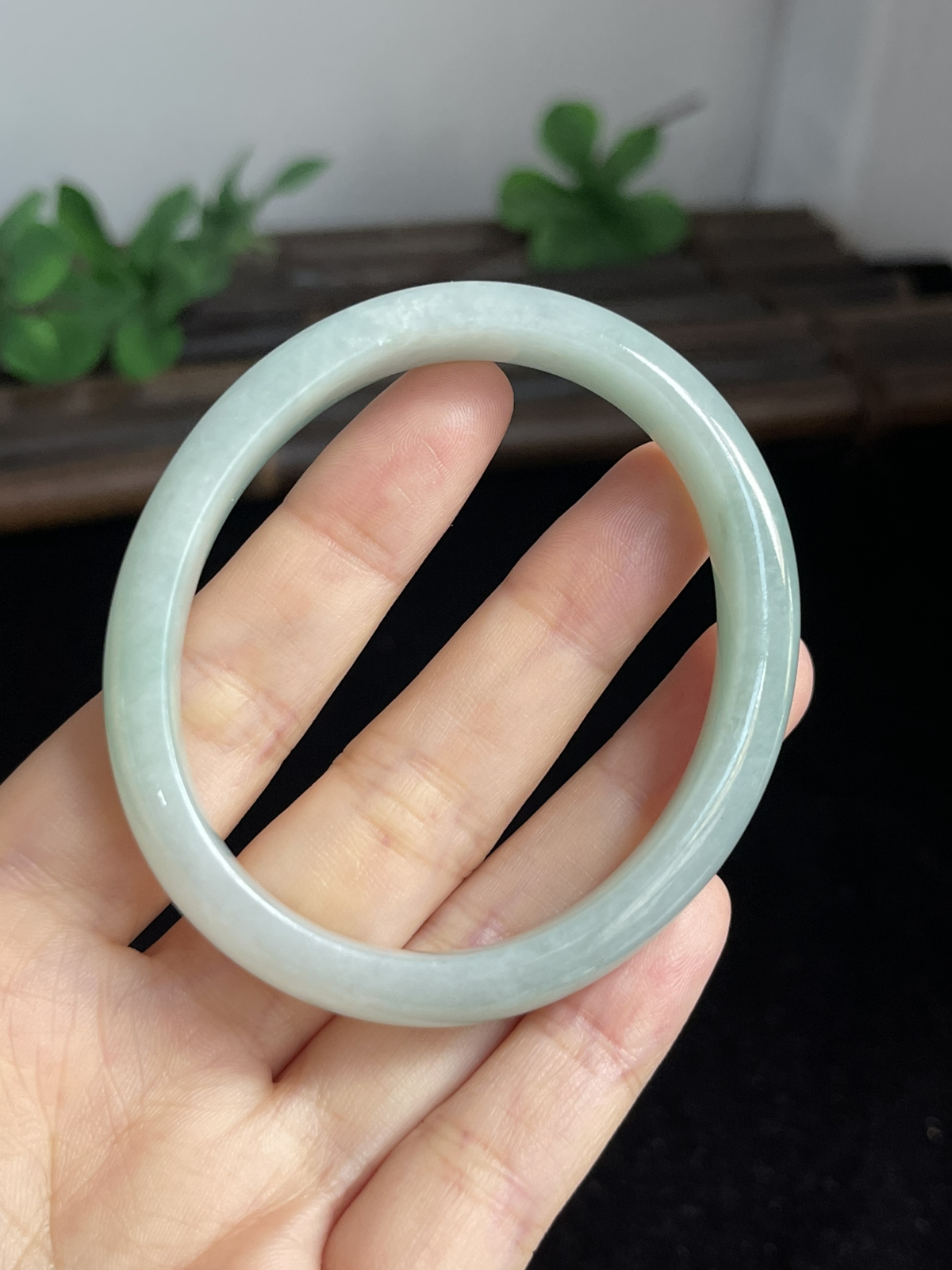 贵妃镯55圈口，翡翠手镯