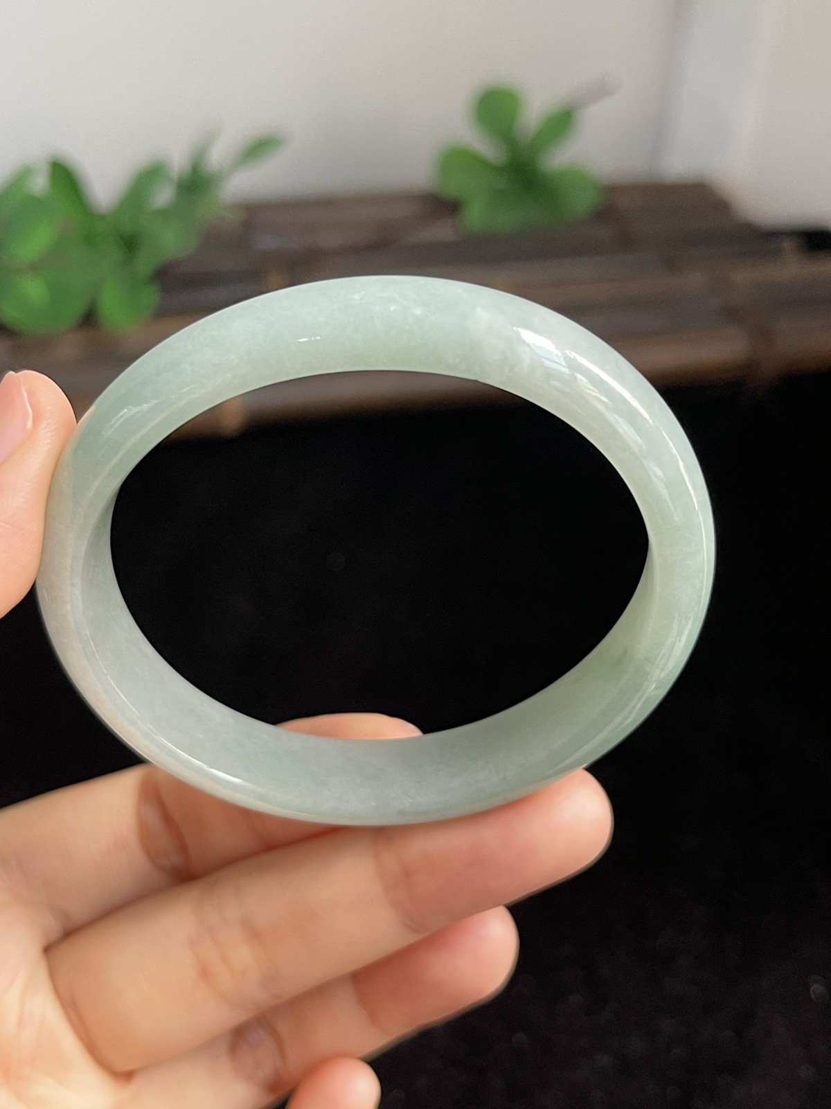 贵妃镯55圈口，翡翠手镯