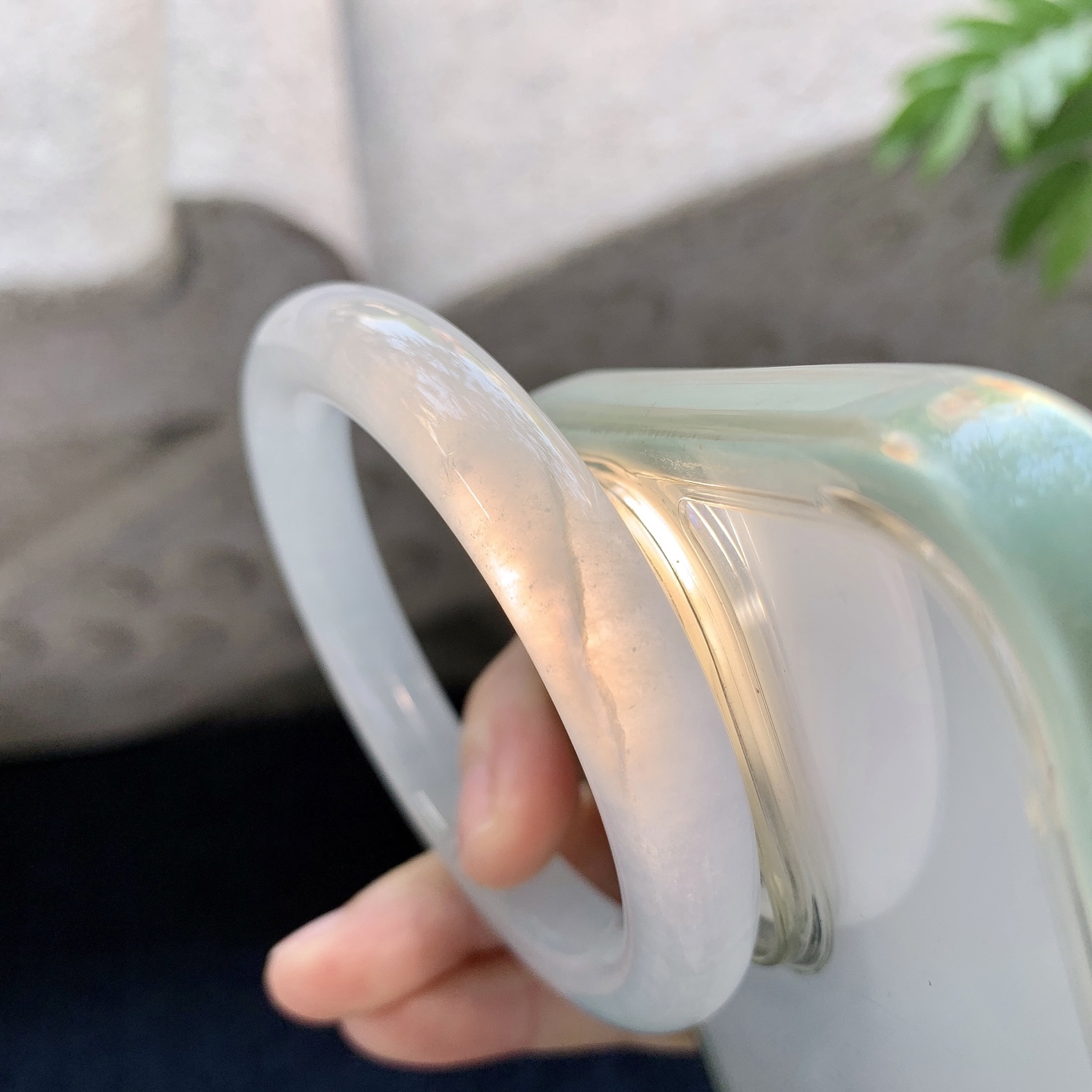 圆条53 54，圈口54.5/10/9.6，编码A1080671，描述：冰糯底色，清透，水润，种老，细腻，打灯有棉根