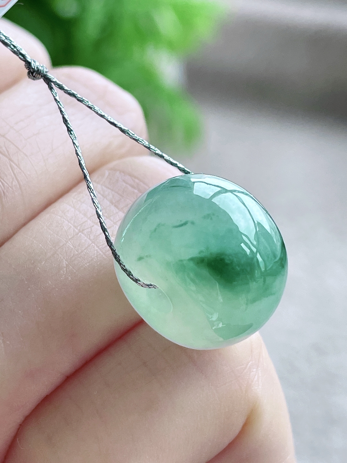 【裸石】冰飘花路路通吊坠
【说明】缅料 性价比高  
【尺寸】17-12.6mm..