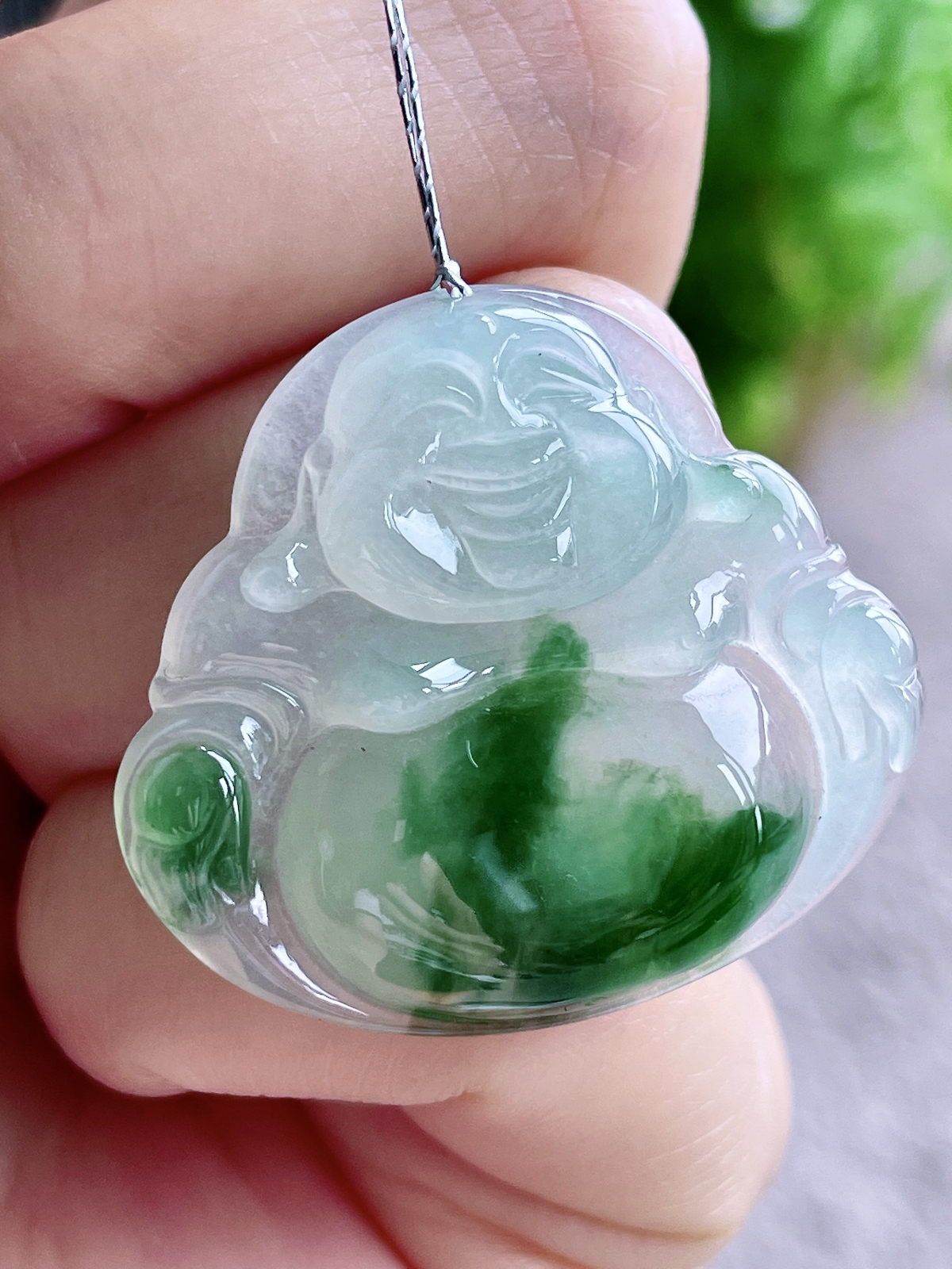 【裸石】冰飘绿花佛公吊坠
【说明】缅料 性价比高  飘花
【尺寸】31.3-34.9-5.8..