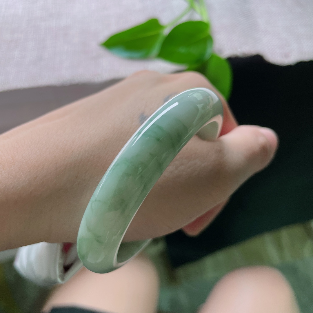 53.6/12/8.5飘花正圈，水润细腻，繁花似锦，婉间风景，无裂，ss49083a