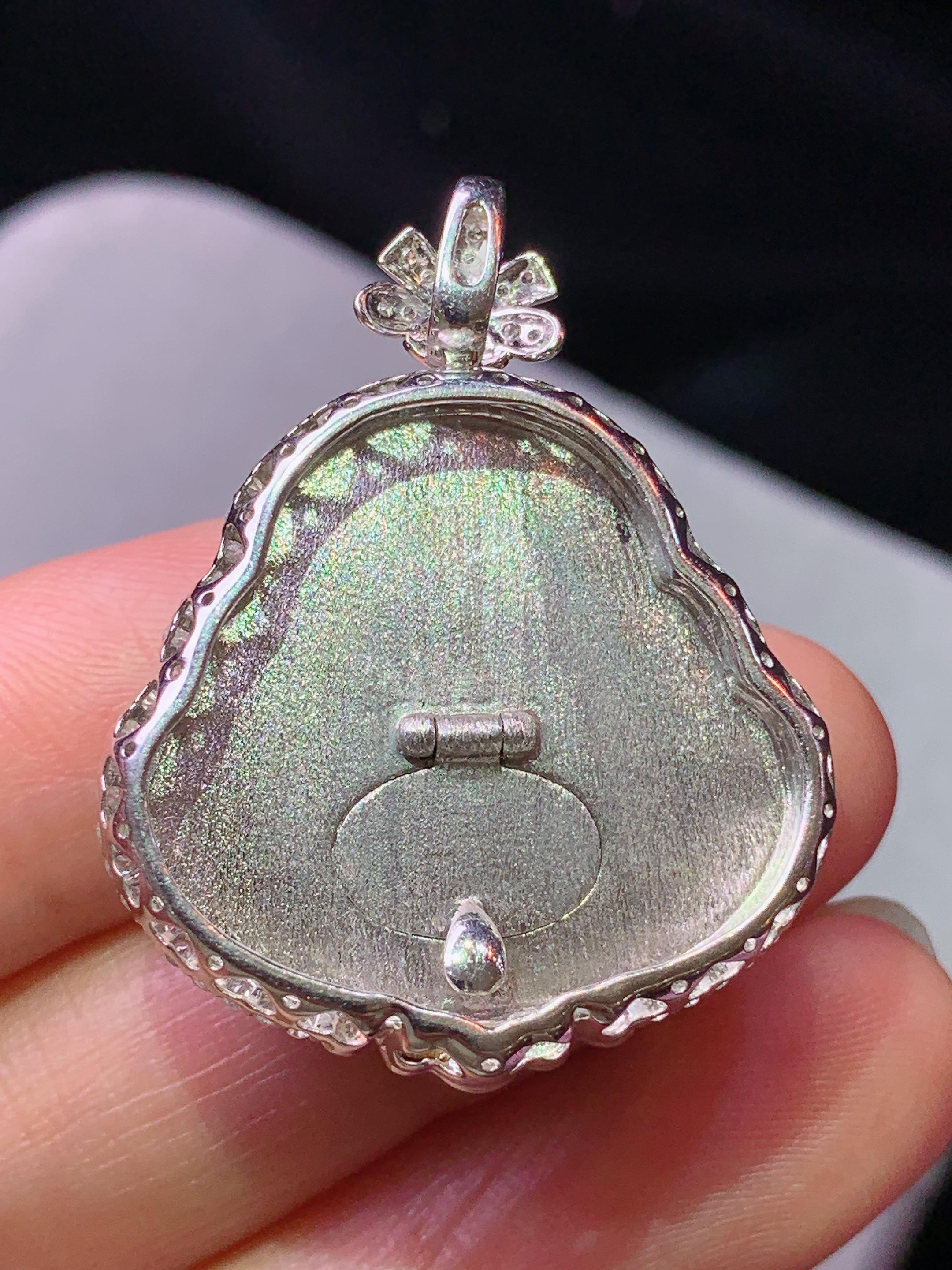 18k金钻镶嵌翠绿佛公吊坠 玉质细腻 色泽艳丽清新 水润亮眼 整体尺寸34*24.2*9.6b1