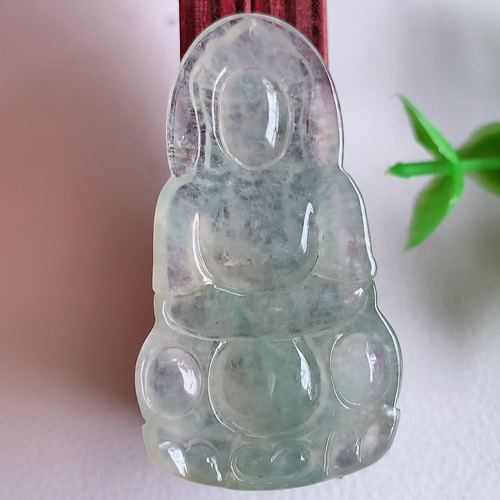 冰润精雕观音吊坠，法相端庄大气，工艺精湛，种色浓郁，细腻饱满冰润，种老水足，收藏佳品，佩戴大气  W01.11   尺寸：42.2-23.3-5.2mm