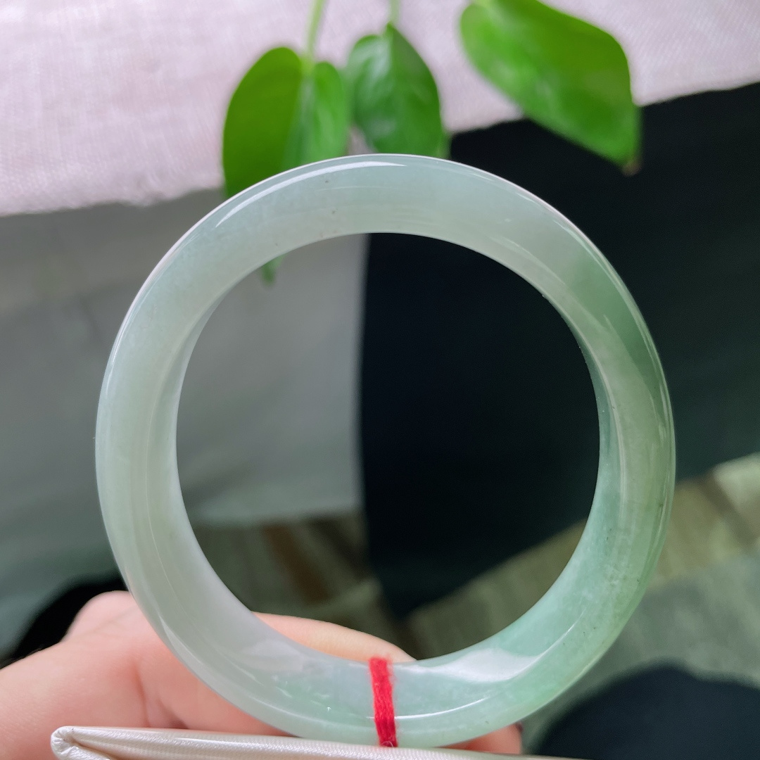 57.3（51）12/7，半山水贵妃，一半是山，沉静；一半是水，流年。无裂，ss50367a