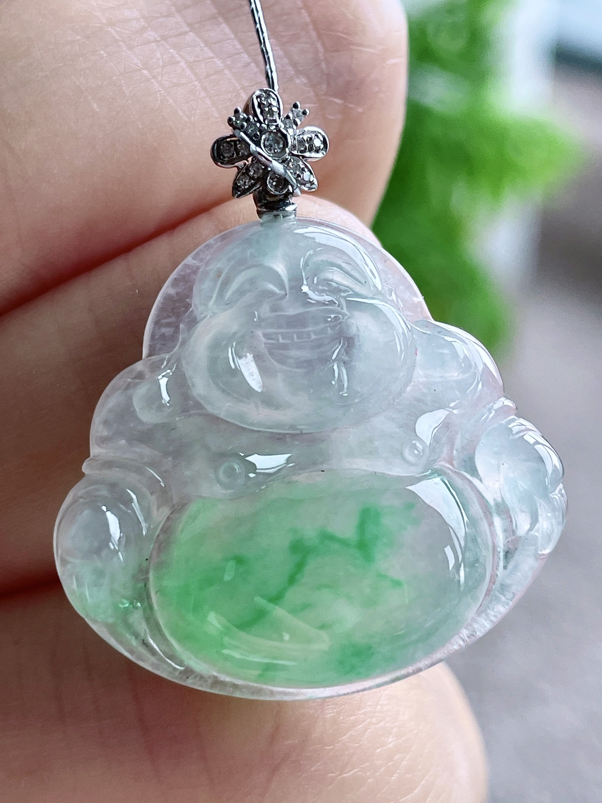 【镶嵌】冰飘花佛公吊坠  
【说明】缅料 18k金镶嵌 性价比高  
【整体】32.4
【裸石】2