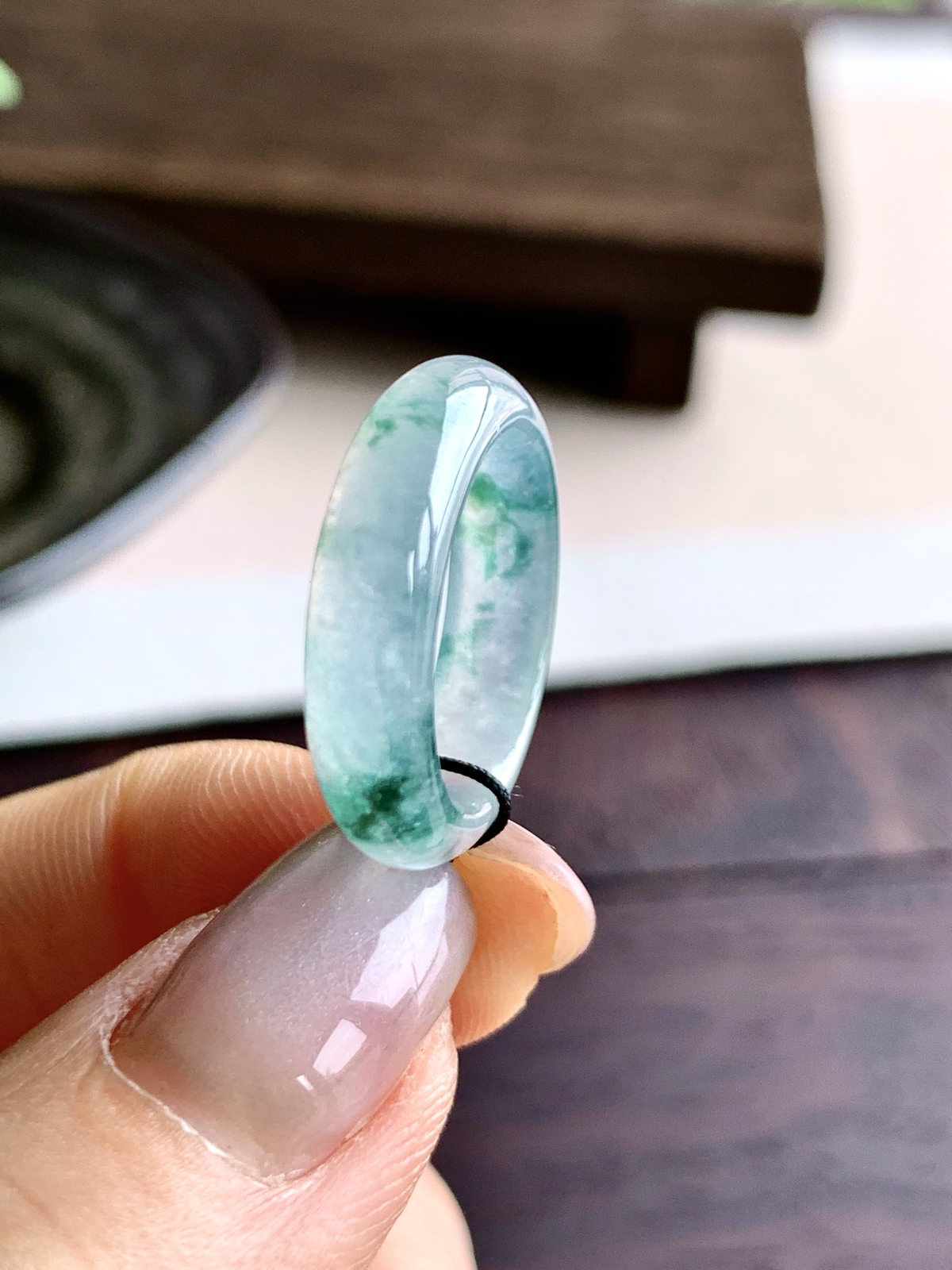 【裸石】️冰飘花戒圈指环
【说明】缅料  性价比高  
【尺寸】5.4-3.7
【圈口】11号..