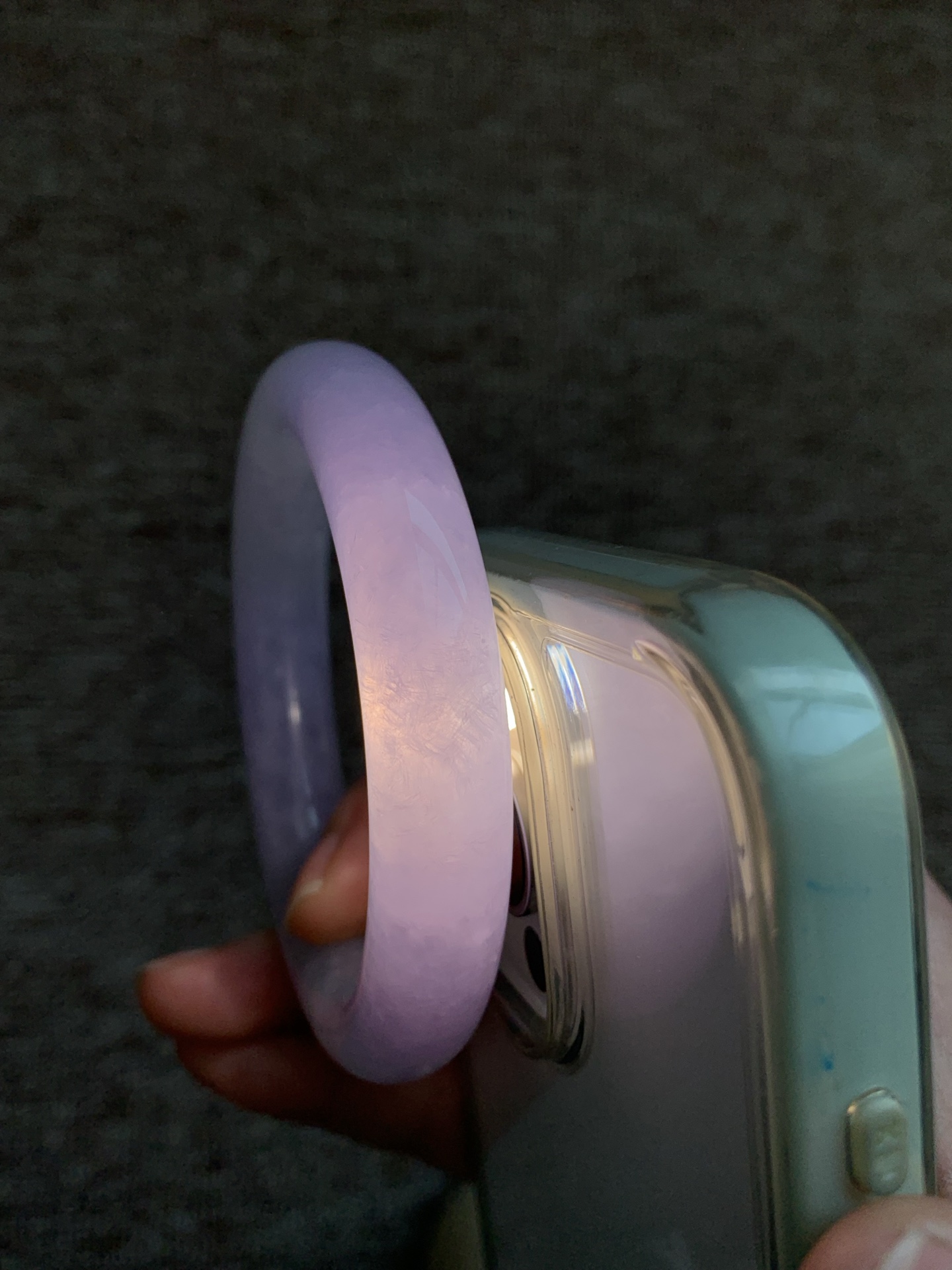 圆条55 56【圈口】56.2/12.4/11.7【编码】A1011364【描述】糯冰紫罗兰，水润，种老，细腻，打灯有晶体线