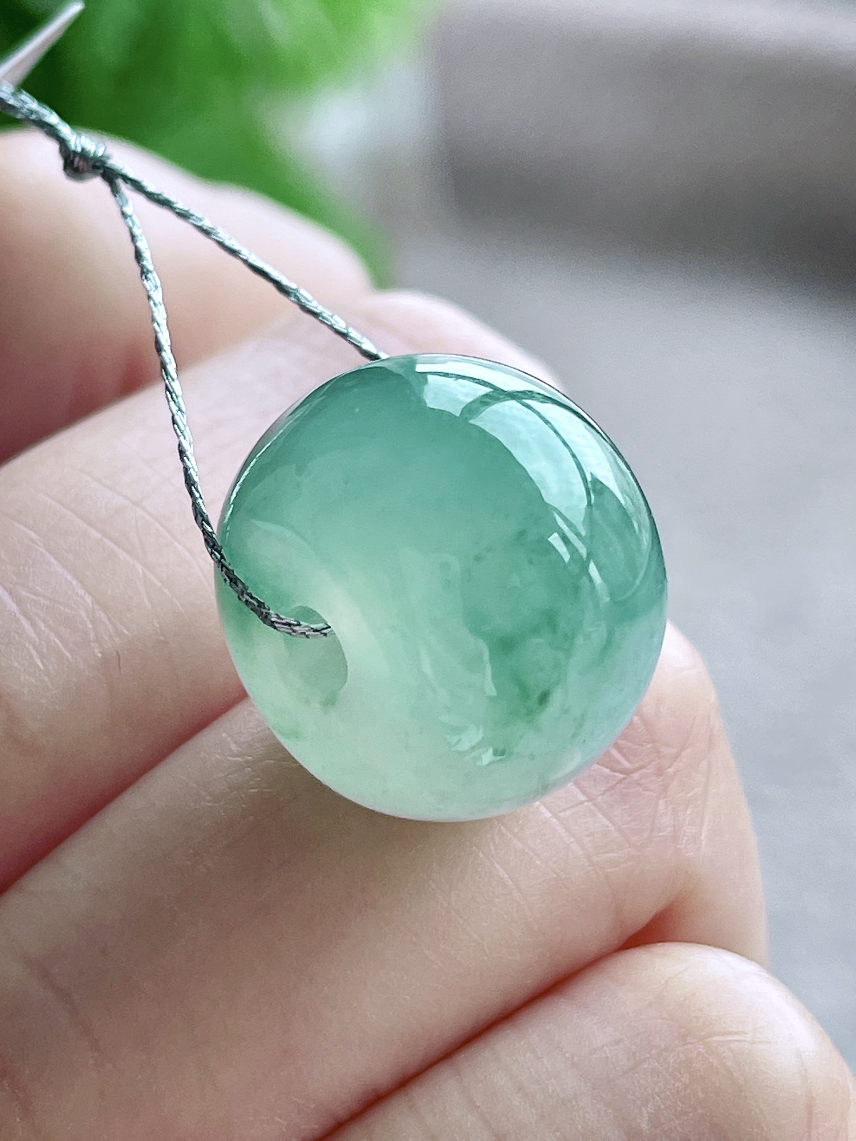 【裸石】冰飘花路路通吊坠
【说明】缅料 性价比高  
【尺寸】17-12.6mm..