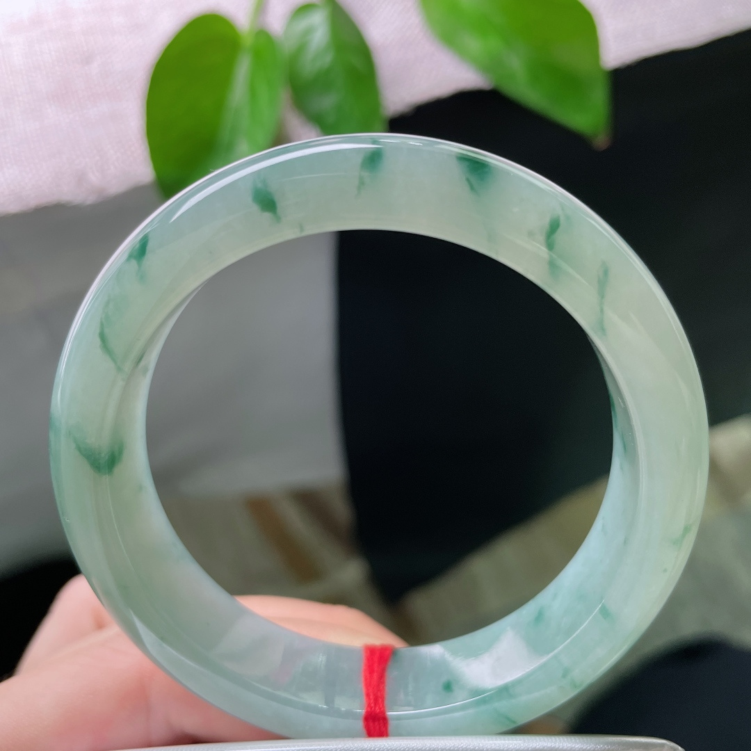 57/13.8/8.7，飘花正圈，像墨汁滴入清水中，自然晕开，丝丝缕缕，或聚或散，有棉线纹，ss55