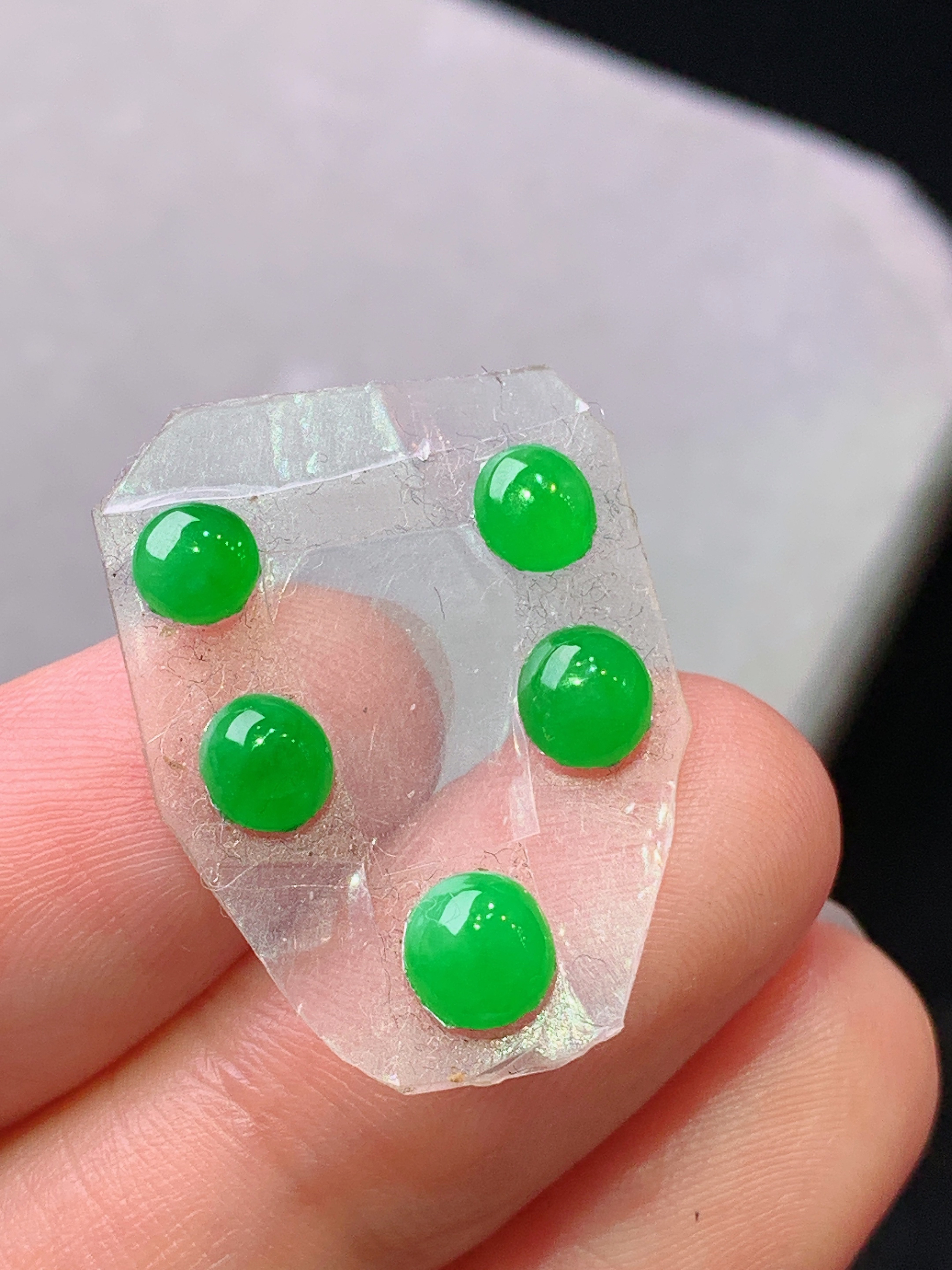 镶嵌款 满绿蛋面一手 玉质细腻 色泽艳丽清新 水润亮眼 整体尺寸5.5*3j3