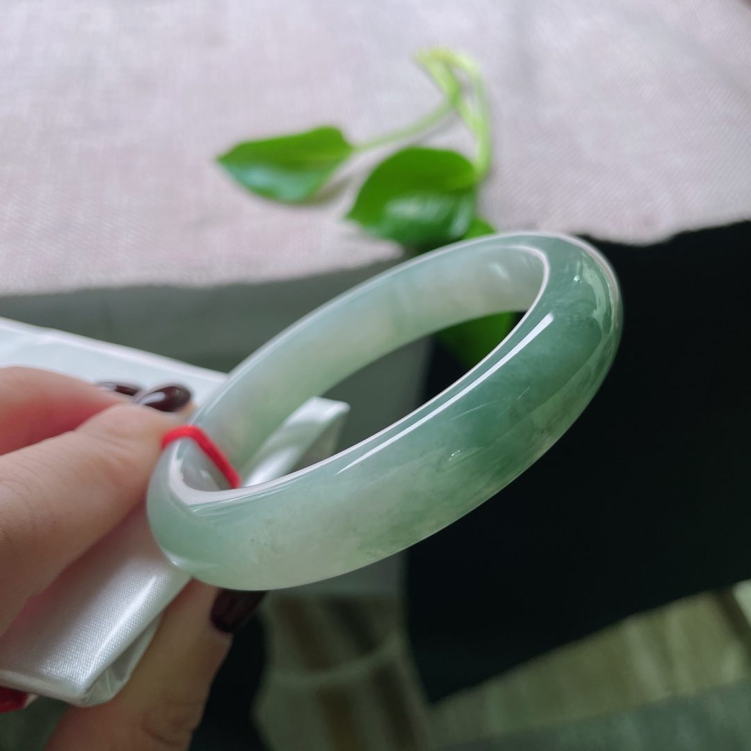 56.6/12.4/8.1，浅油绿正圈，肉质细腻干净，种老，自在清闲，无裂，ss50593a