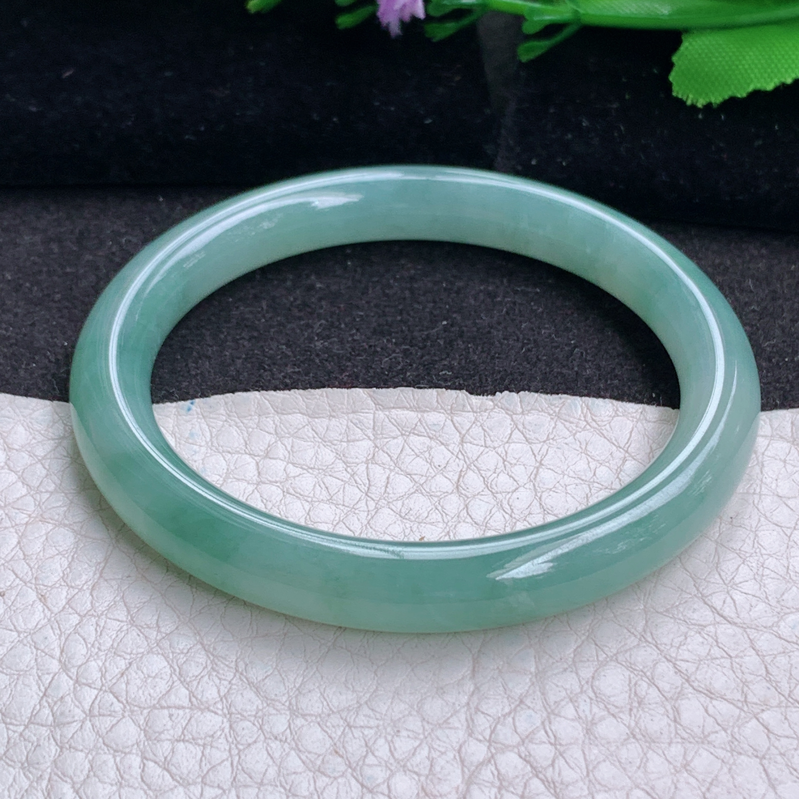 ee小圈口52.5*8美人镯 天然缅甸翡翠a货手镯飘花秀气圆条玉镯子 叮当镯