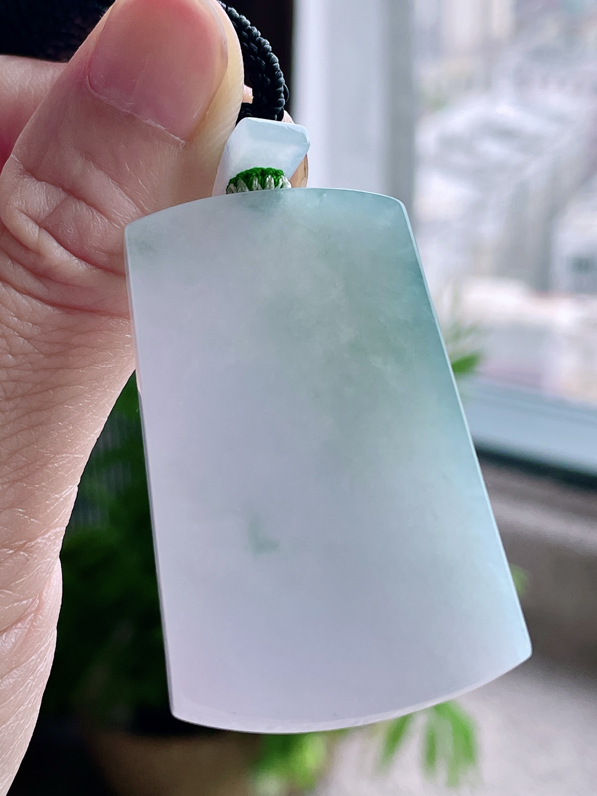 【裸石】冰飘花无事牌吊坠一对
【说明】缅料 性价比高  
【尺寸】左49.5-30.5-5.7右49.8-30.8-5.4..