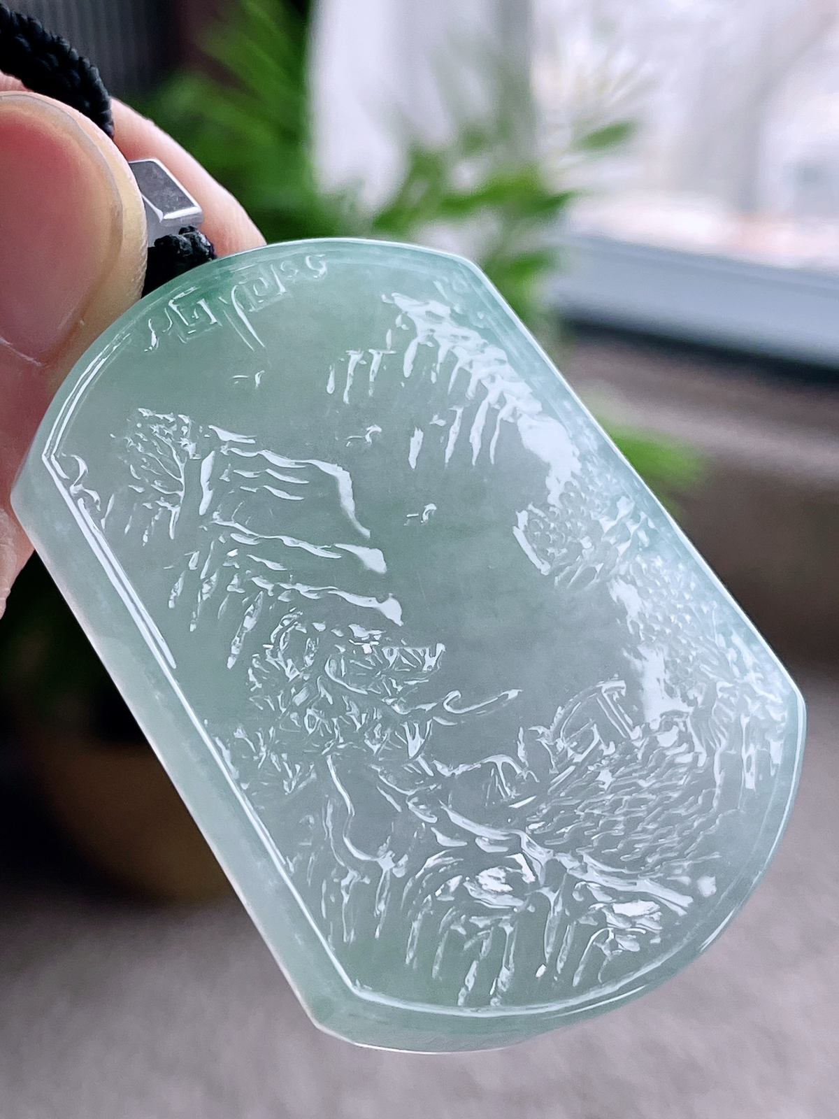 【裸石】冰晴水山水牌大山水牌吊坠
【说明】缅料 性价比高  
【尺寸】49.8-37.6-5.4.