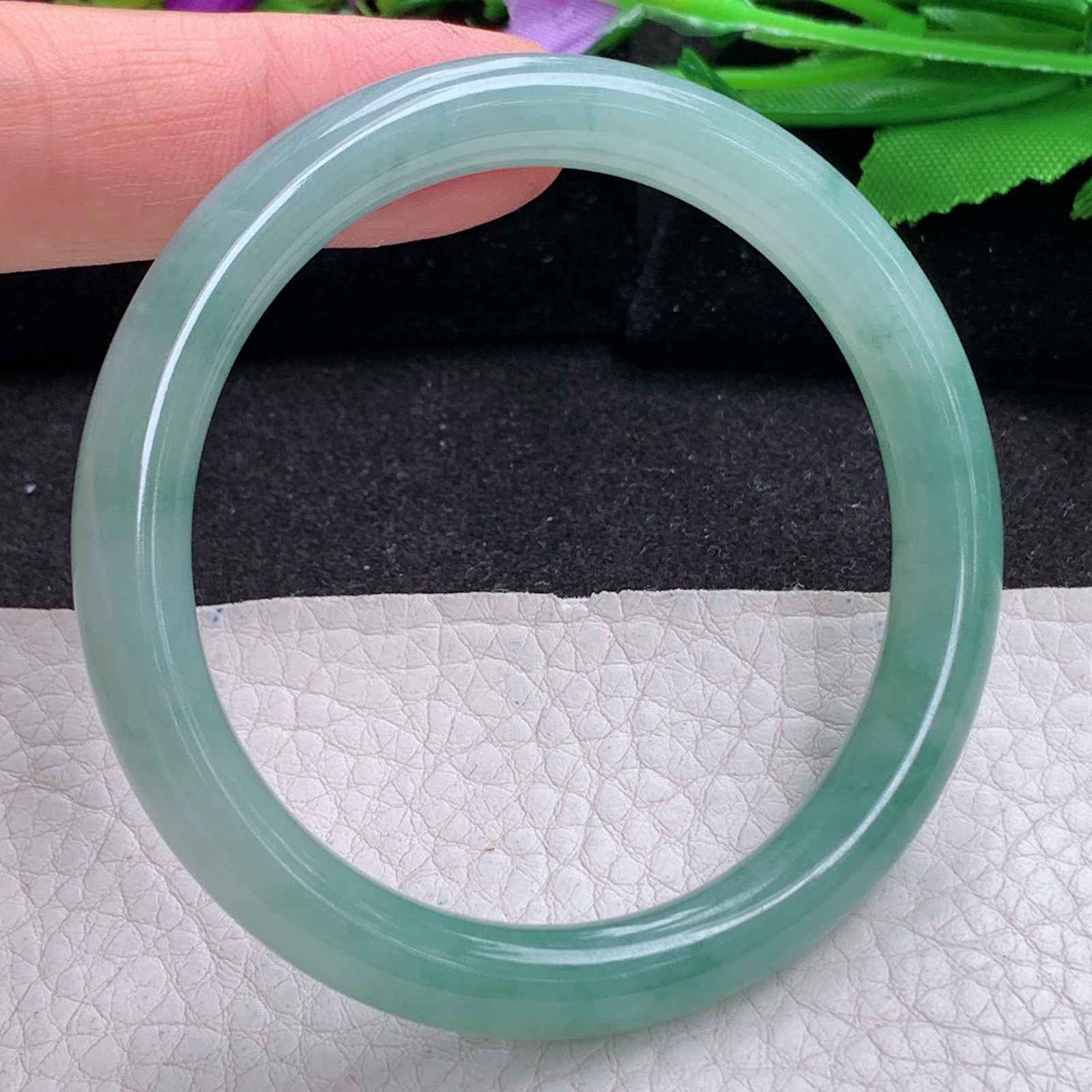 ee小圈口52.5*8美人镯 天然缅甸翡翠a货手镯飘花秀气圆条玉镯子 叮当镯