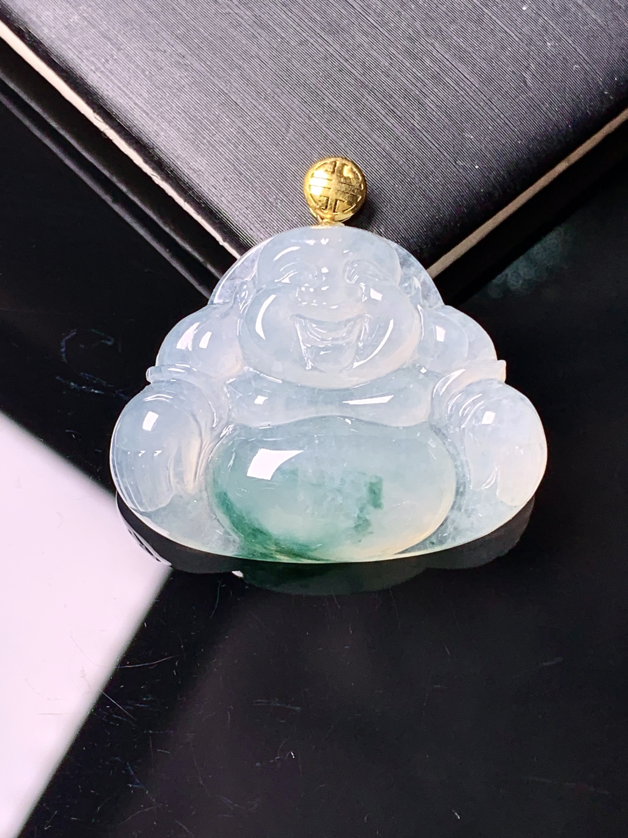 18k金镶嵌冰种飘绿佛公吊坠 玉质细腻 色泽艳丽清新 水润亮眼 整体尺寸28*29*6.5m1