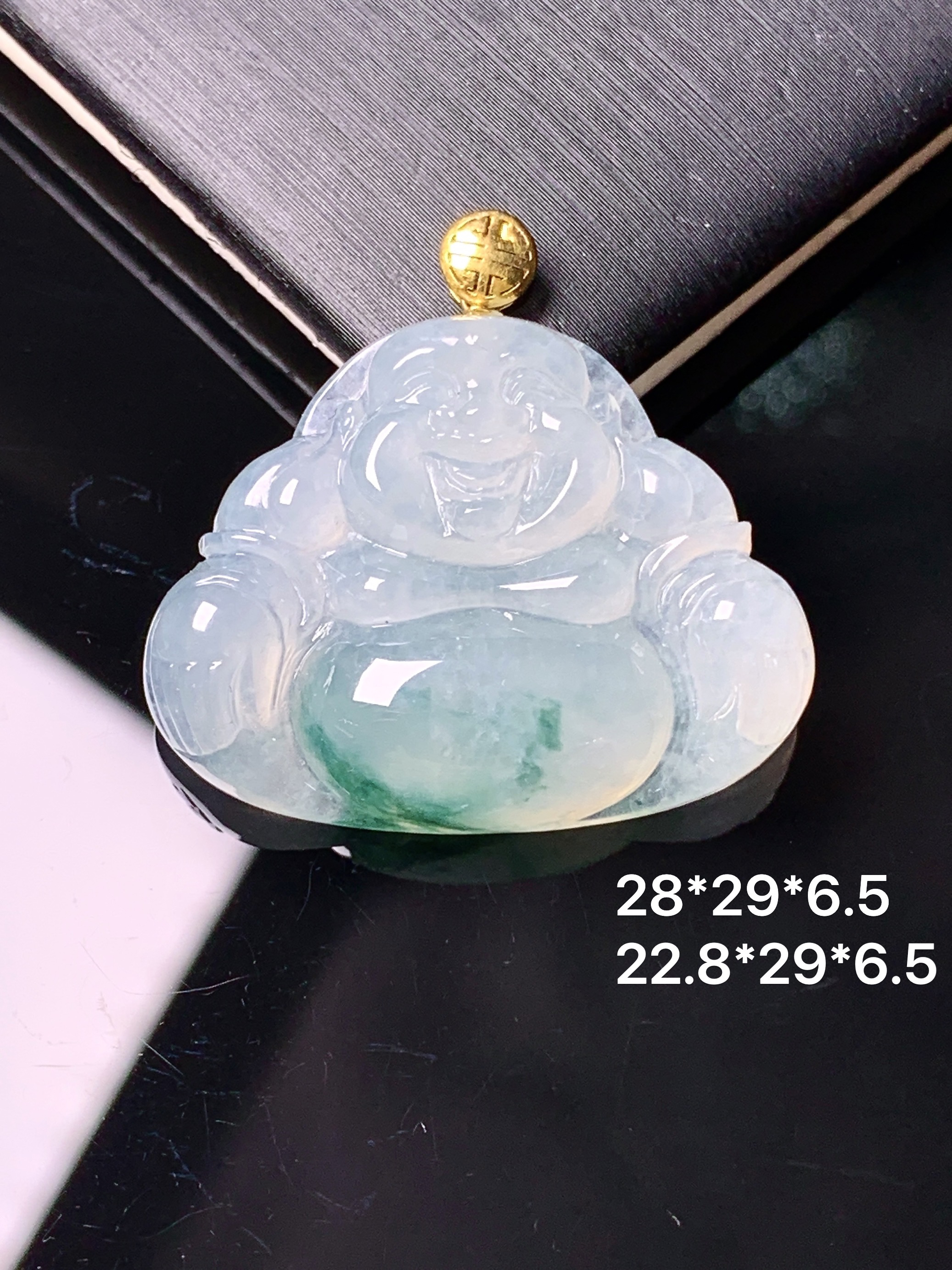 18k金镶嵌冰种飘绿佛公吊坠 玉质细腻 色泽艳丽清新 水润亮眼 整体尺寸28*29*6.5m1