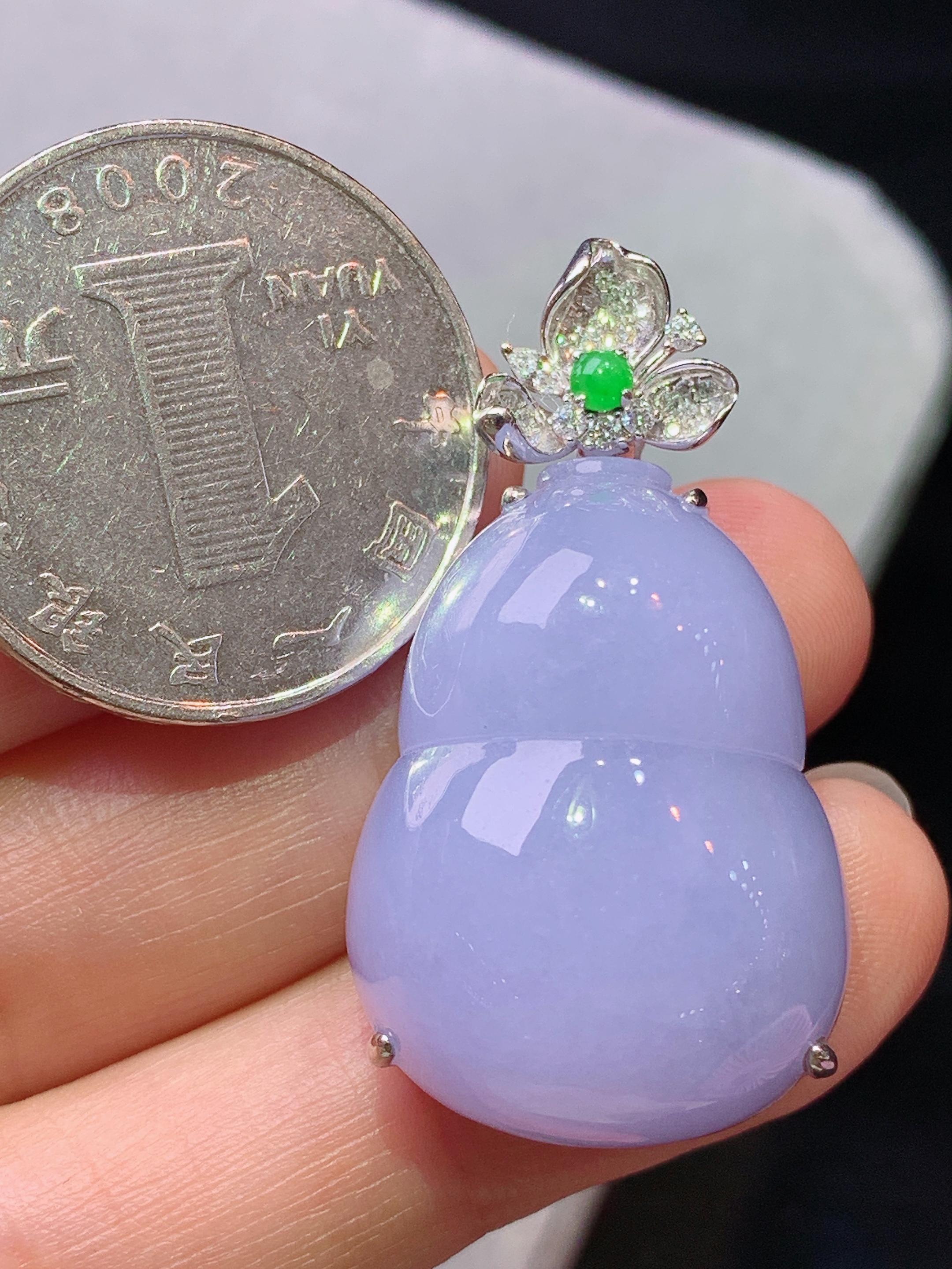 18k金钻镶嵌紫罗兰葫芦吊坠 玉质细腻 色泽艳丽清新 水润亮眼 整体尺寸37.2*20.2*13.5b1