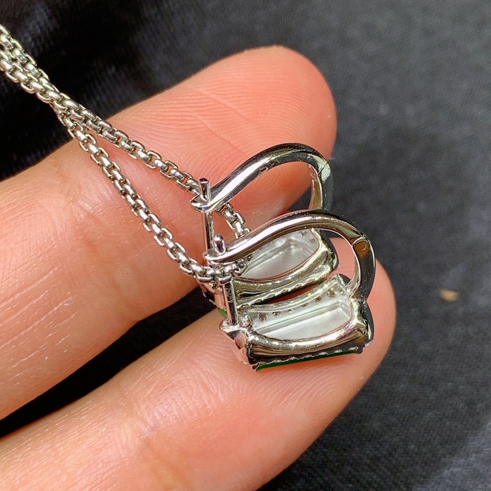 阳绿无事牌耳扣，18k金镶嵌，简约时尚，冰润色阳，种水足，Ff 尺寸8.3*4.2*2