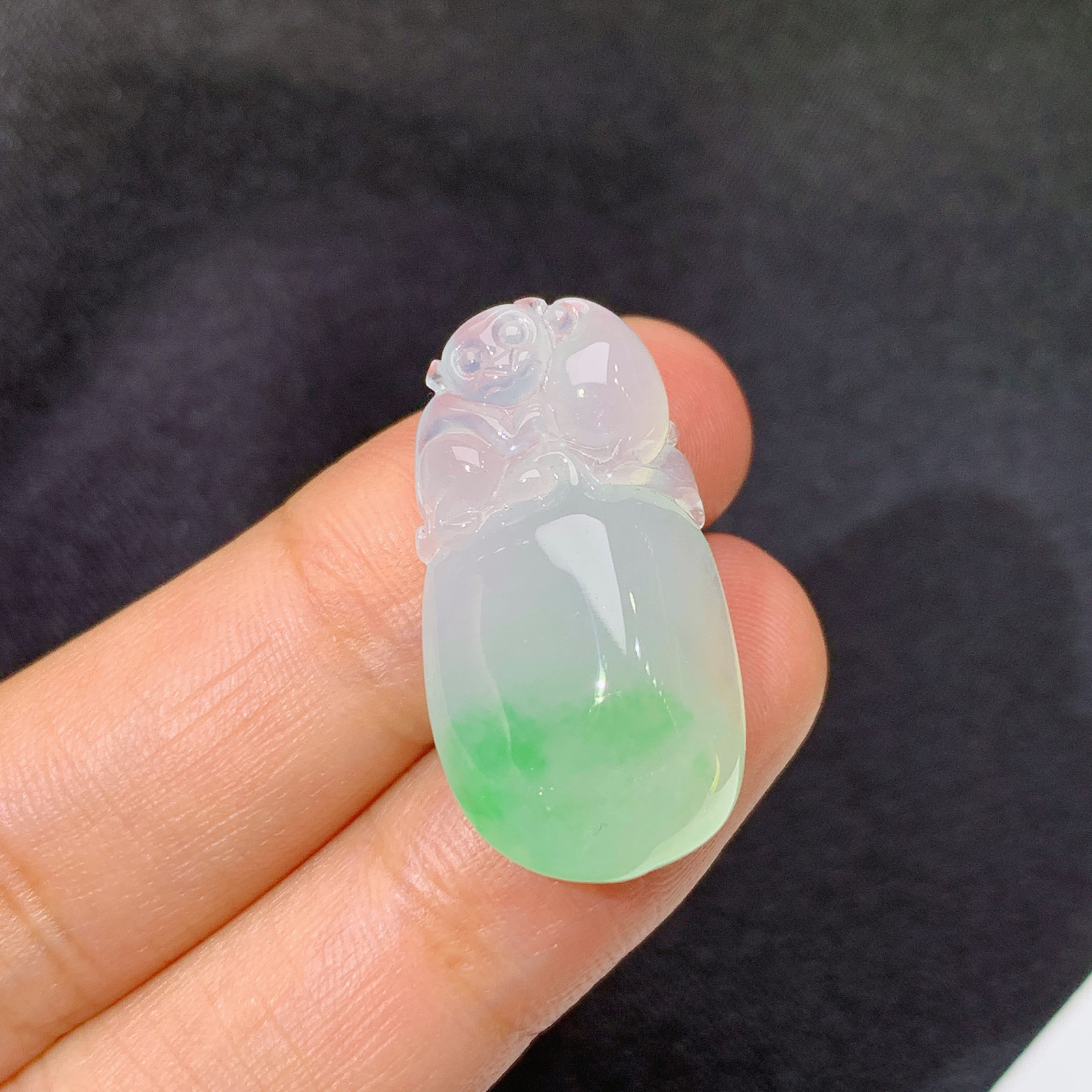 冰飘绿寿桃，灵猴献瑞，冰润细腻，种水足，Quq 尺寸26.2*14.3*7.8