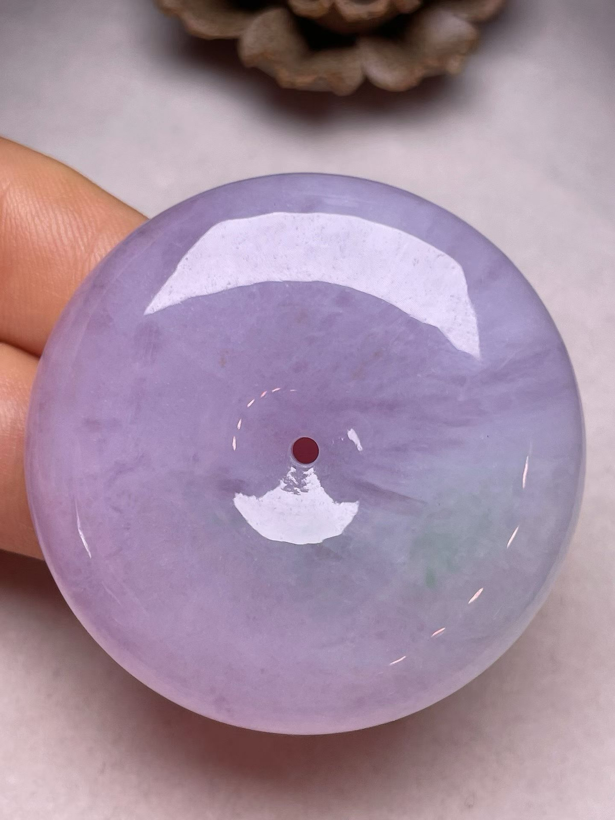 冰糯种紫罗兰【平安扣】吊坠，种水好，玉质细腻 ，卖相好.