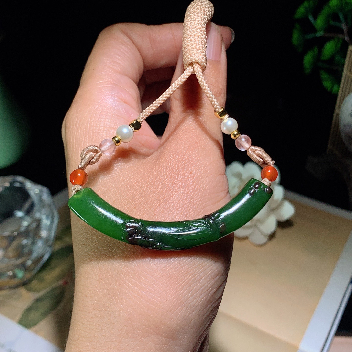 和田玉菠菜绿俄罗斯碧玉节节高升挂件 尺寸59/5重9克 玉质细腻油润 底色纯净 脂粉好，品质好。lt260410