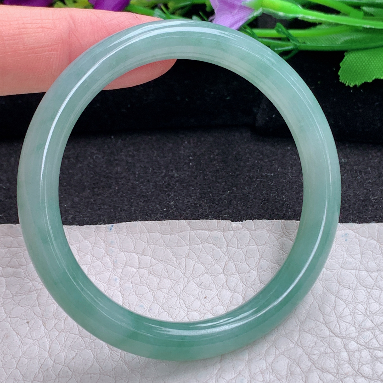 ee小圈口52.5*8美人镯 天然缅甸翡翠a货手镯飘花秀气圆条玉镯子 叮当镯