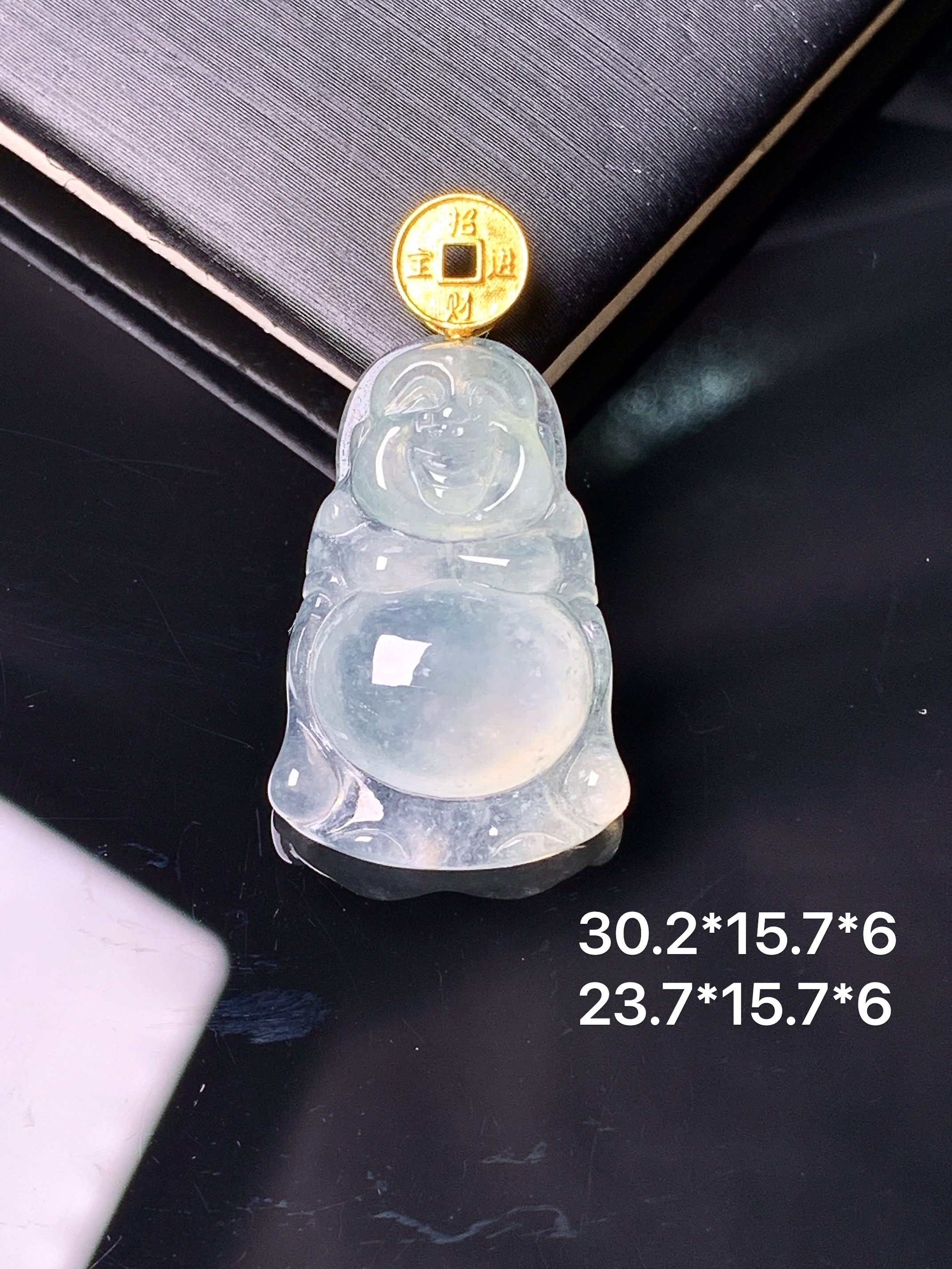 18k金镶嵌冰种佛公吊坠 玉质细腻 色泽艳丽清新 水润亮眼 整体尺寸30.2*15.7*6m1