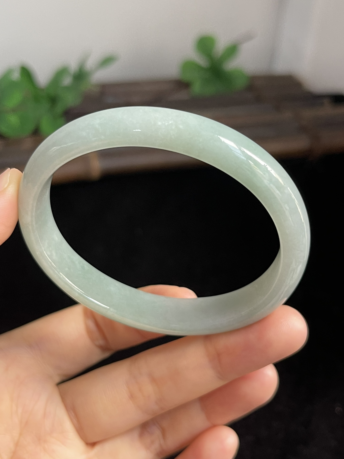 贵妃镯55圈口，翡翠手镯