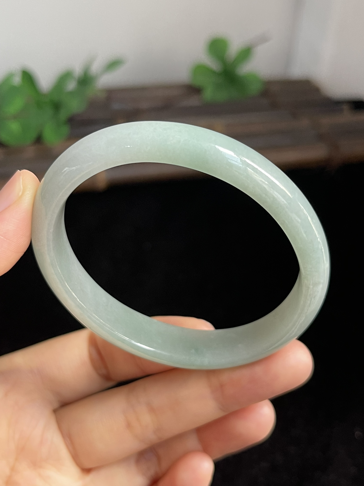 贵妃镯55圈口，翡翠手镯