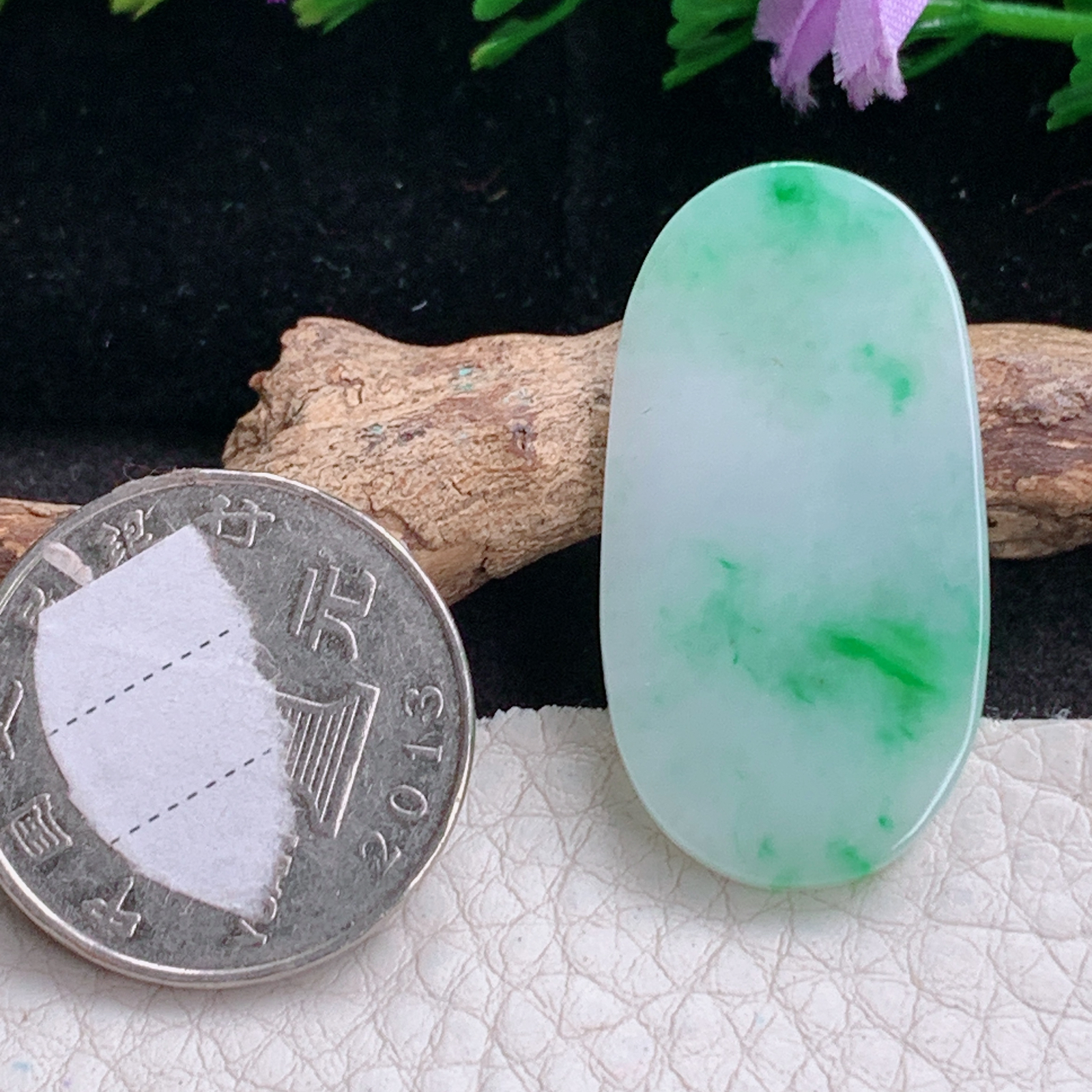 ajj实拍36.5*19*3天然缅甸翡翠精雕冰飘阳绿素面牌 平安无事牌玉吊坠 玉挂件