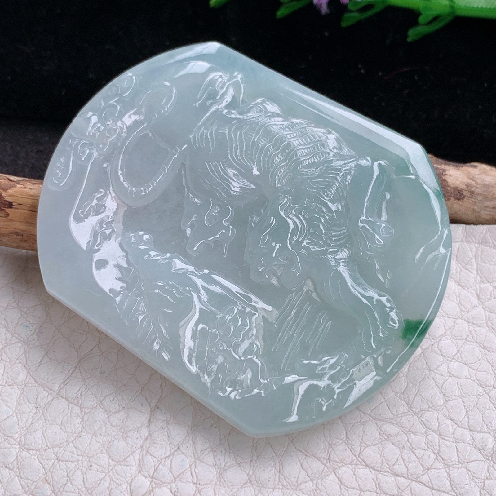 ktj实拍55*46.8*5天然缅甸翡翠精雕冰润下山虎 生肖虎玉吊坠 玉挂件