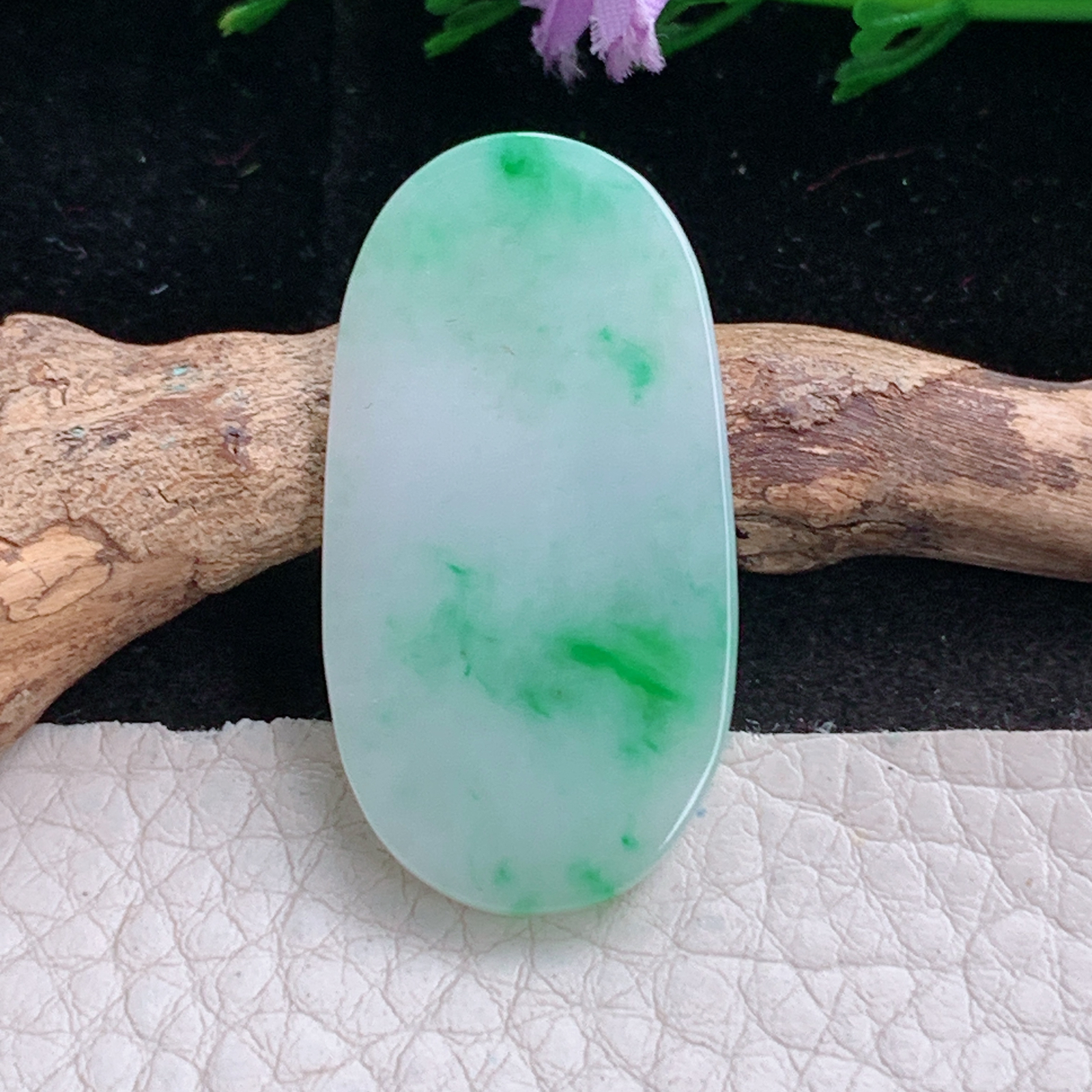 ajj实拍36.5*19*3天然缅甸翡翠精雕冰飘阳绿素面牌 平安无事牌玉吊坠 玉挂件