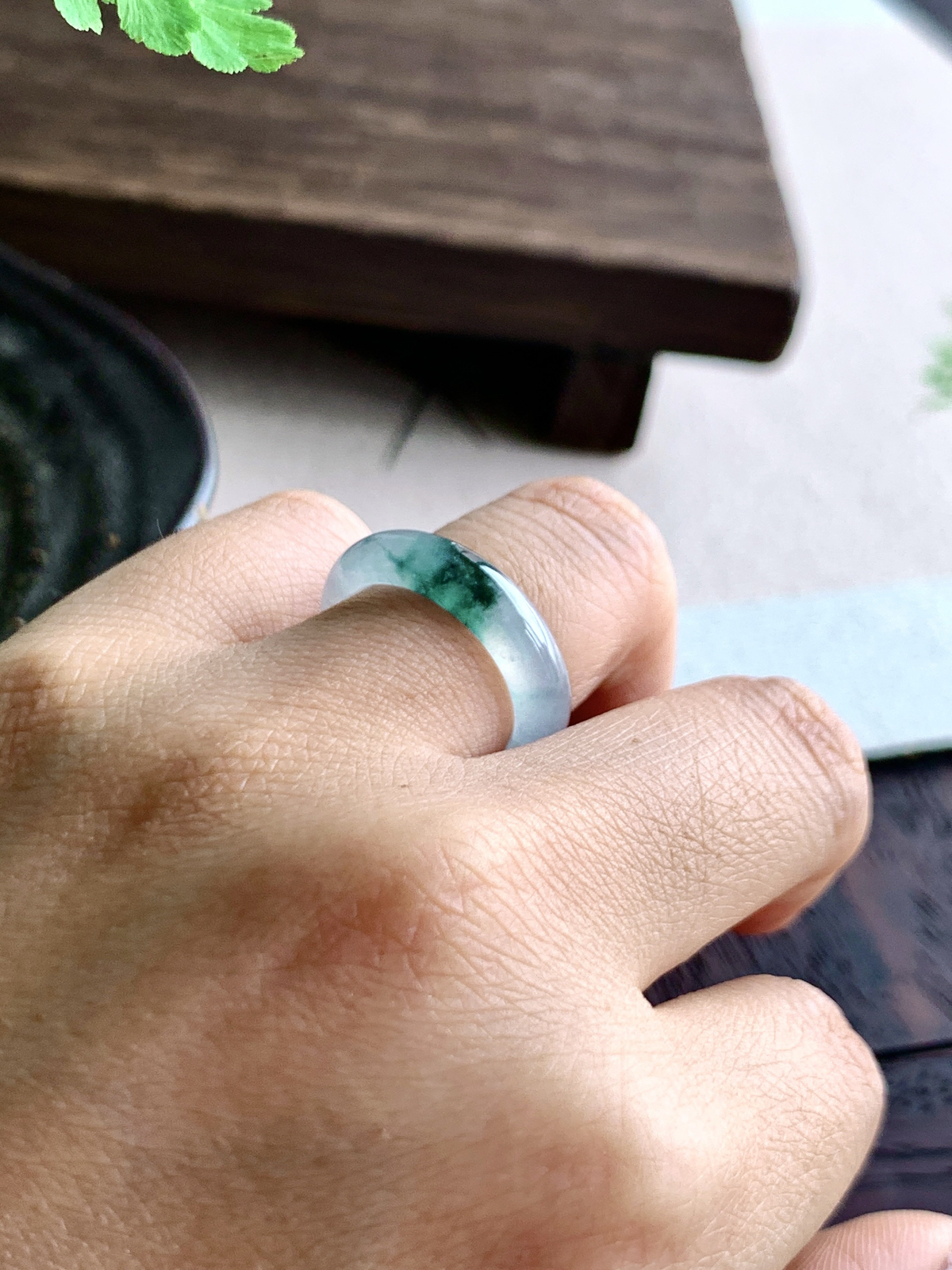 【裸石】️冰飘花戒圈指环
【说明】缅料  性价比高  
【尺寸】5.4-3.7
【圈口】11号..