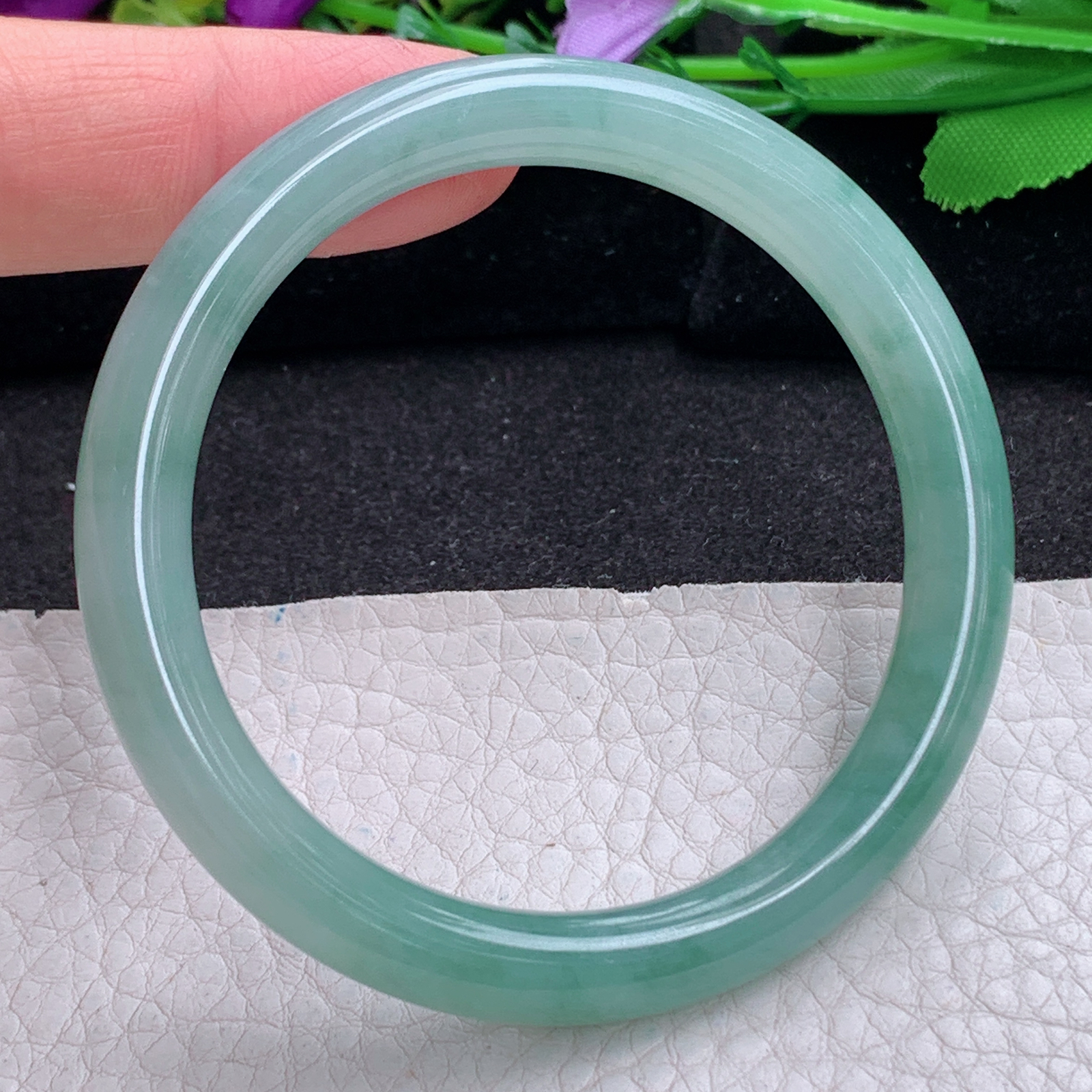 ee小圈口52.5*8美人镯 天然缅甸翡翠a货手镯飘花秀气圆条玉镯子 叮当镯