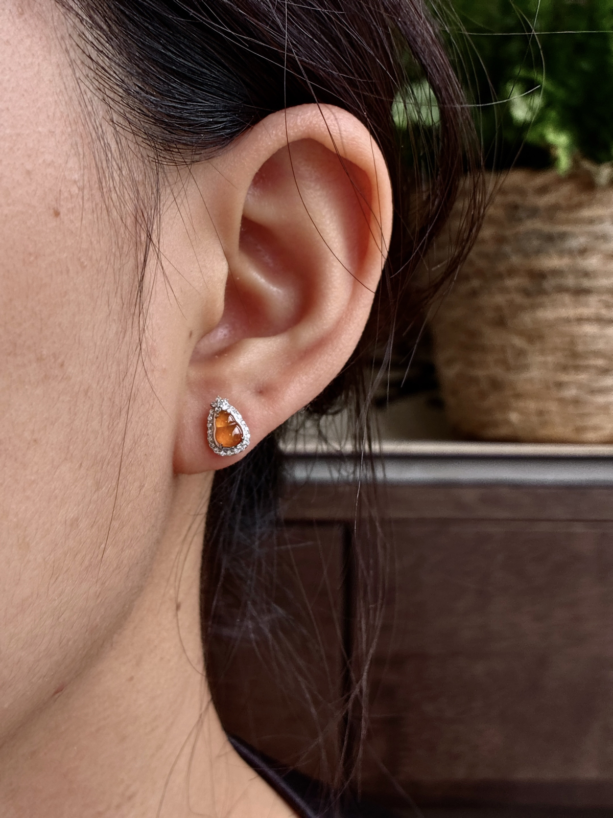 【镶嵌】️冰黄翡葫芦耳钉
【说明】缅料  18k金镶嵌 性价比高  
【整体】9.4-6.5-4.5..